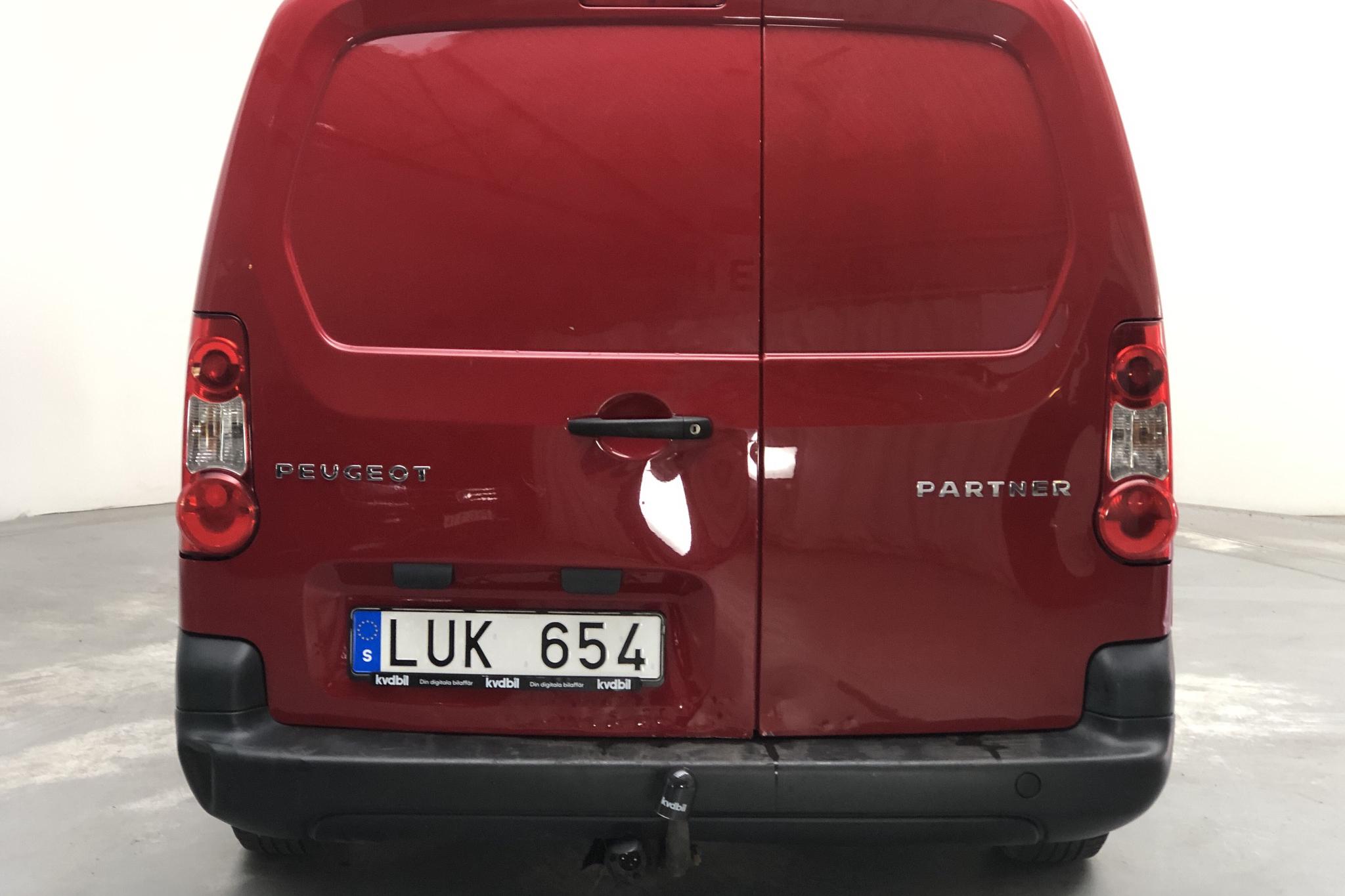 Peugeot Partner 1.6 HDI Skåp (90hk) - 175 910 km - Manual - red - 2011