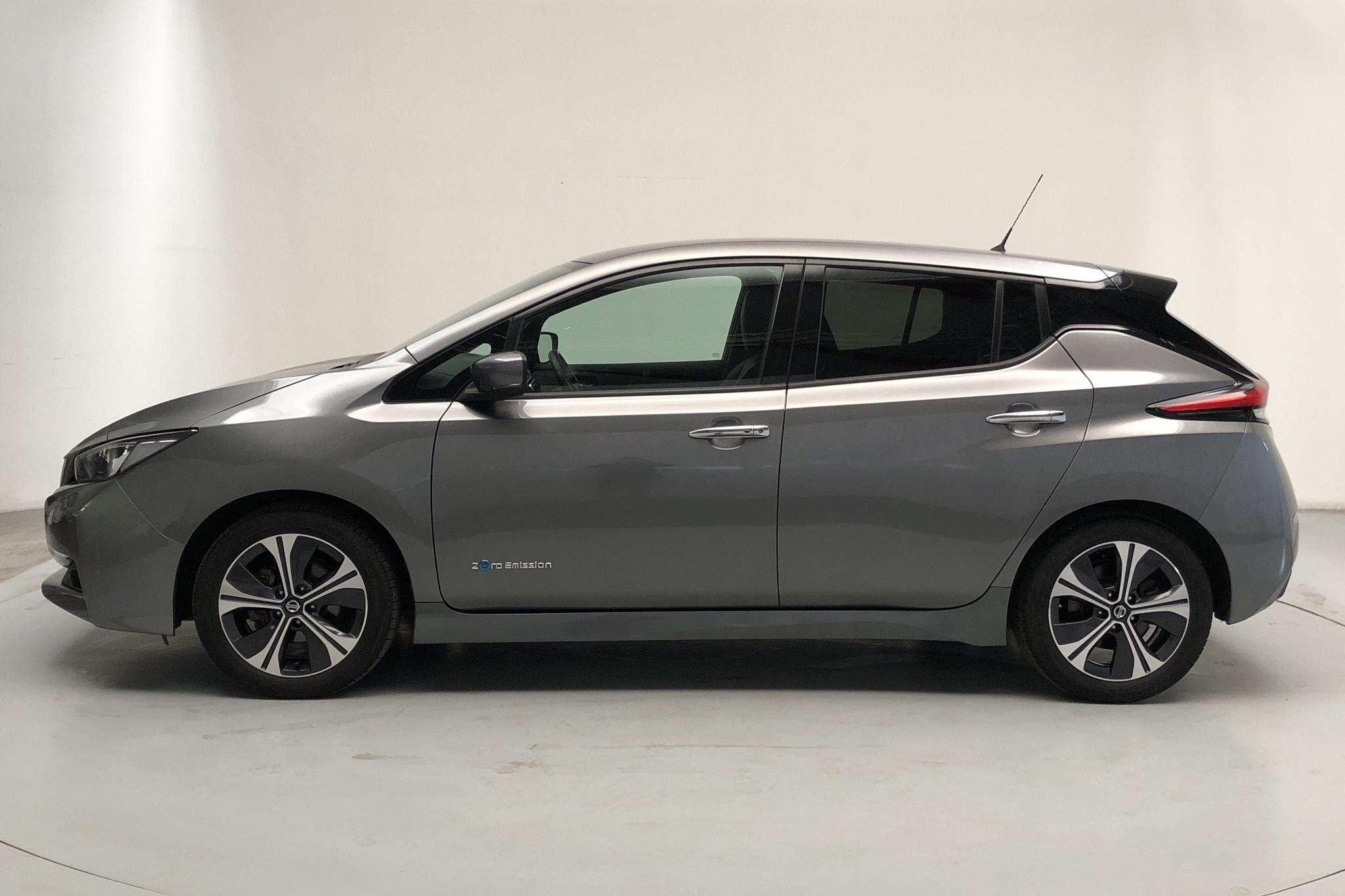 Nissan LEAF 5dr 40 kWh (150hk) - 35 970 km - Automatic - gray - 2019