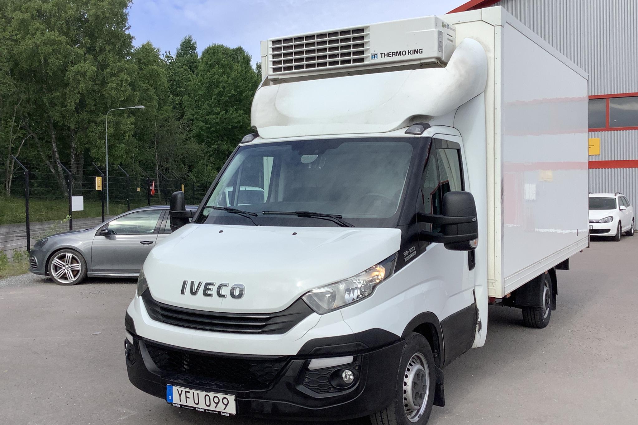 Iveco Daily 35 3.0 Volymskåp (180hk) - 12 595 mil - Automat - vit - 2019