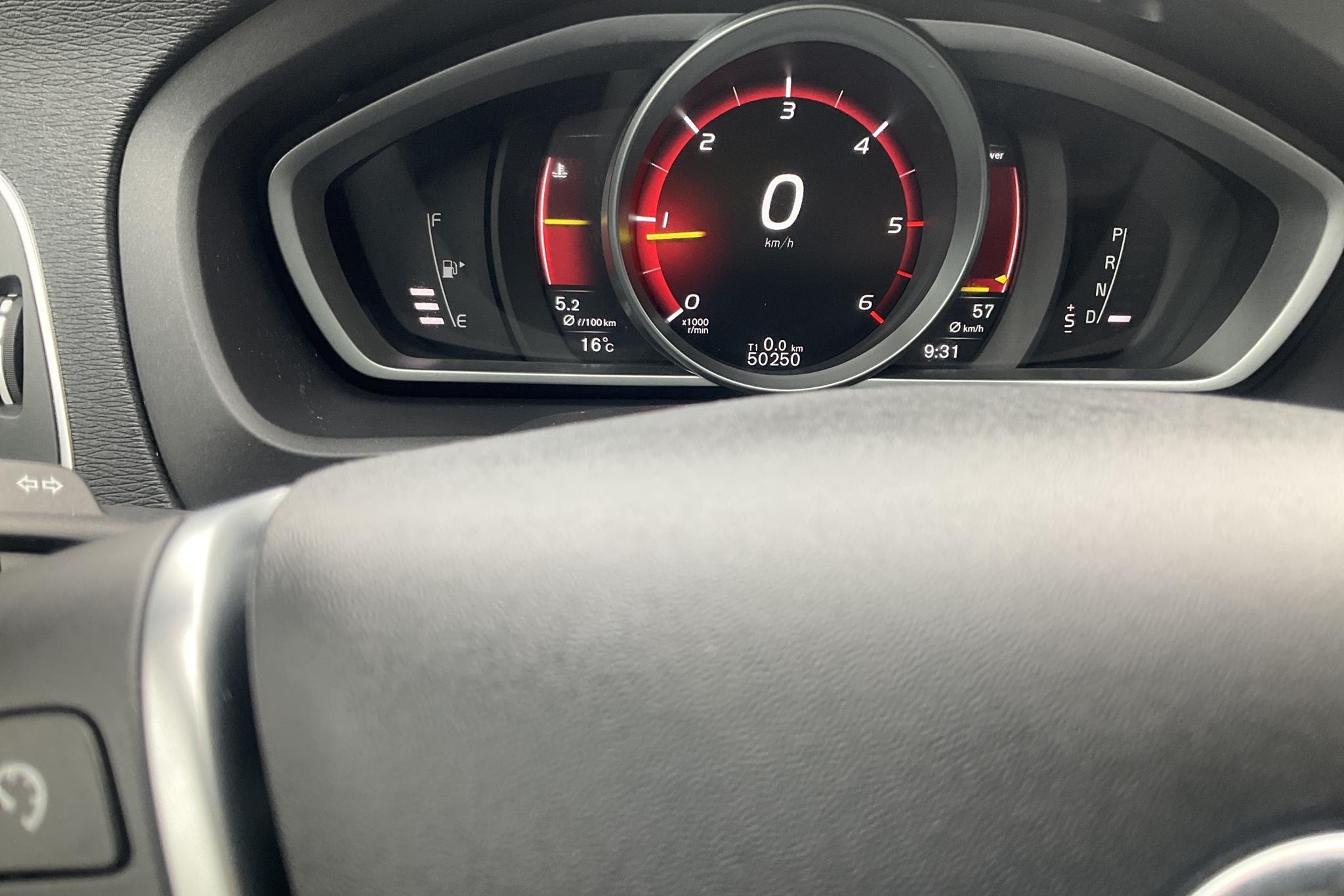 Volvo V40 Cross Country D3 (150hk) - 5 025 mil - Automat - grå - 2019