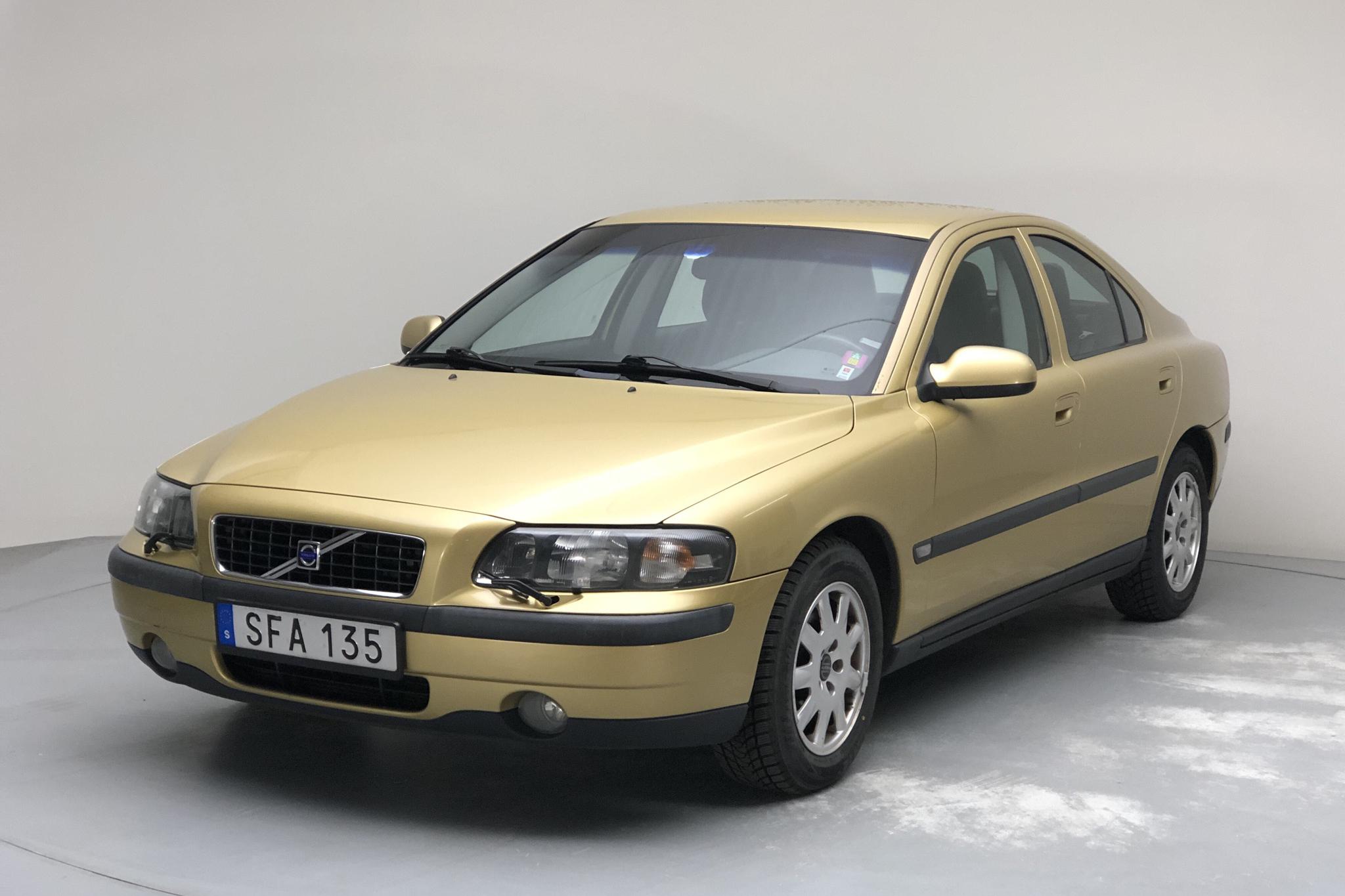 Volvo S60 2.4 (170hk) - 22 888 mil - Manuell - gul - 2001