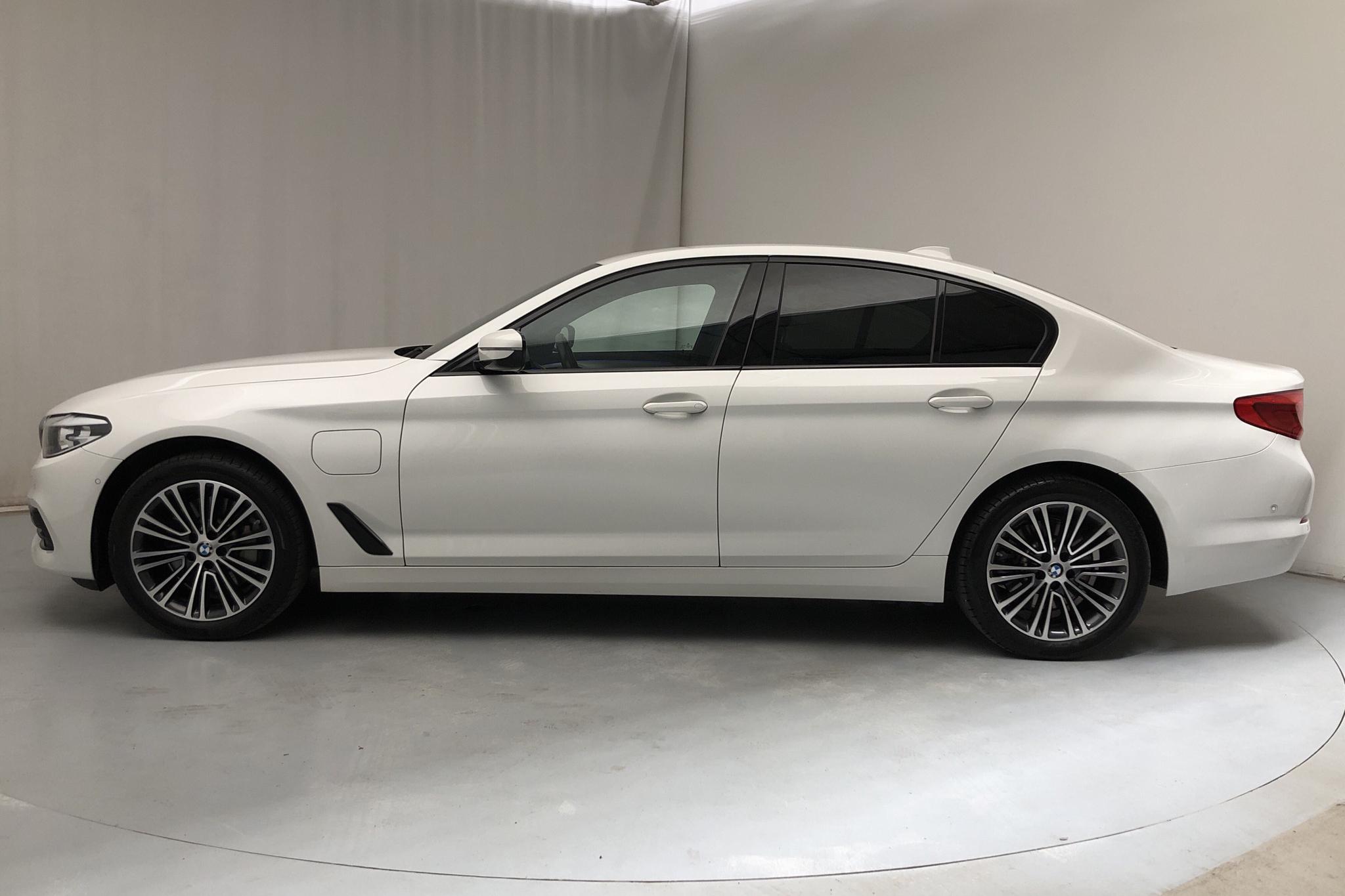 BMW 530e iPerformance Sedan, G30 12kWh (252hk) - 53 070 km - Automatic - white - 2020