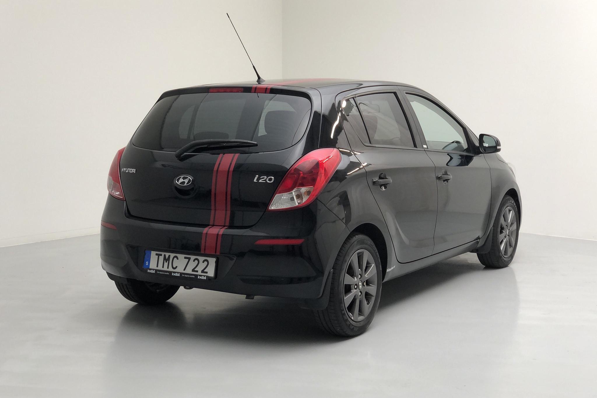 Hyundai i20 1.2 (85hk) - 15 720 mil - Manuell - svart - 2015
