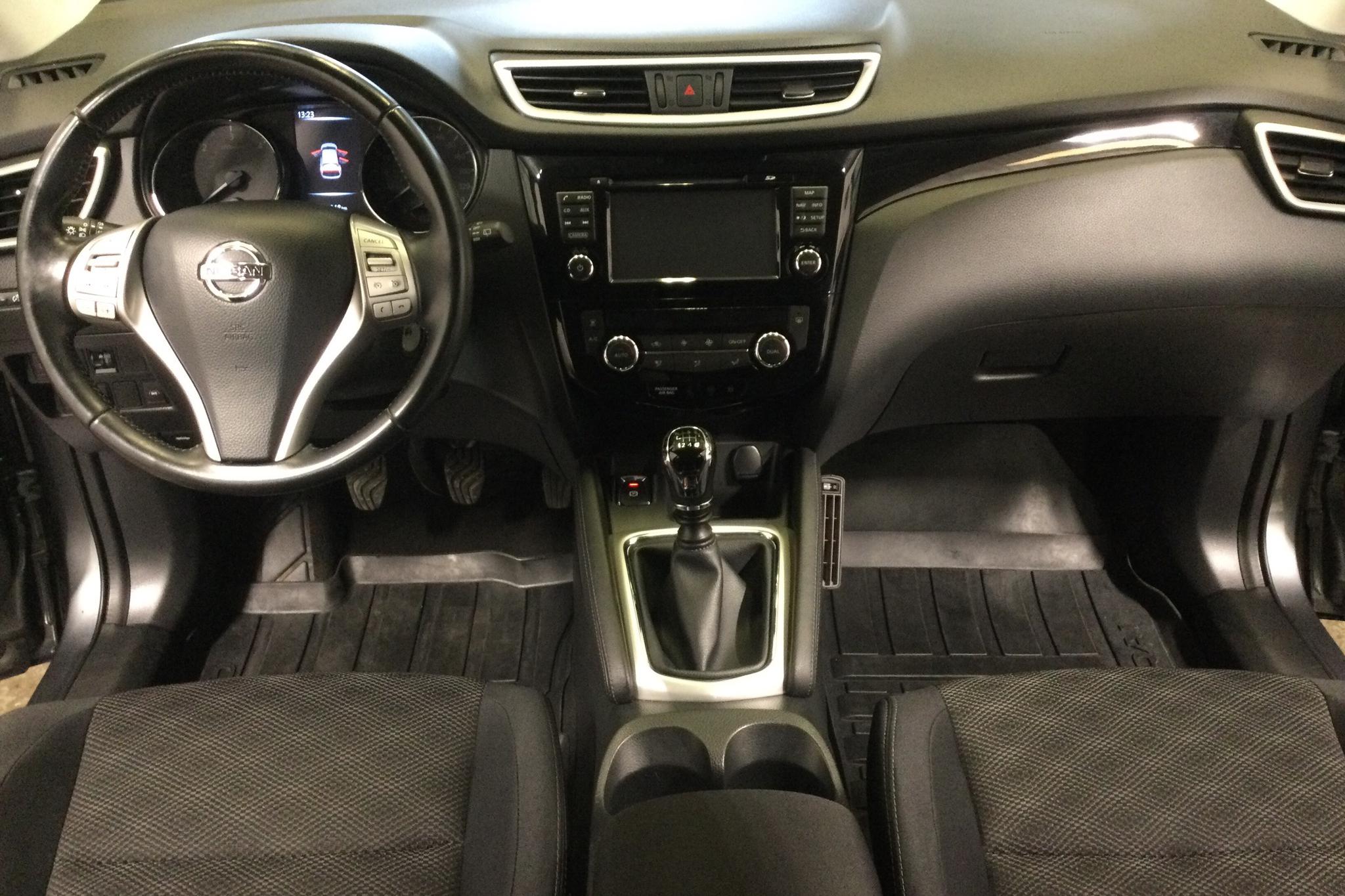 Nissan Qashqai 1.5 dCi (110hk) - 14 382 mil - Manuell - grå - 2015
