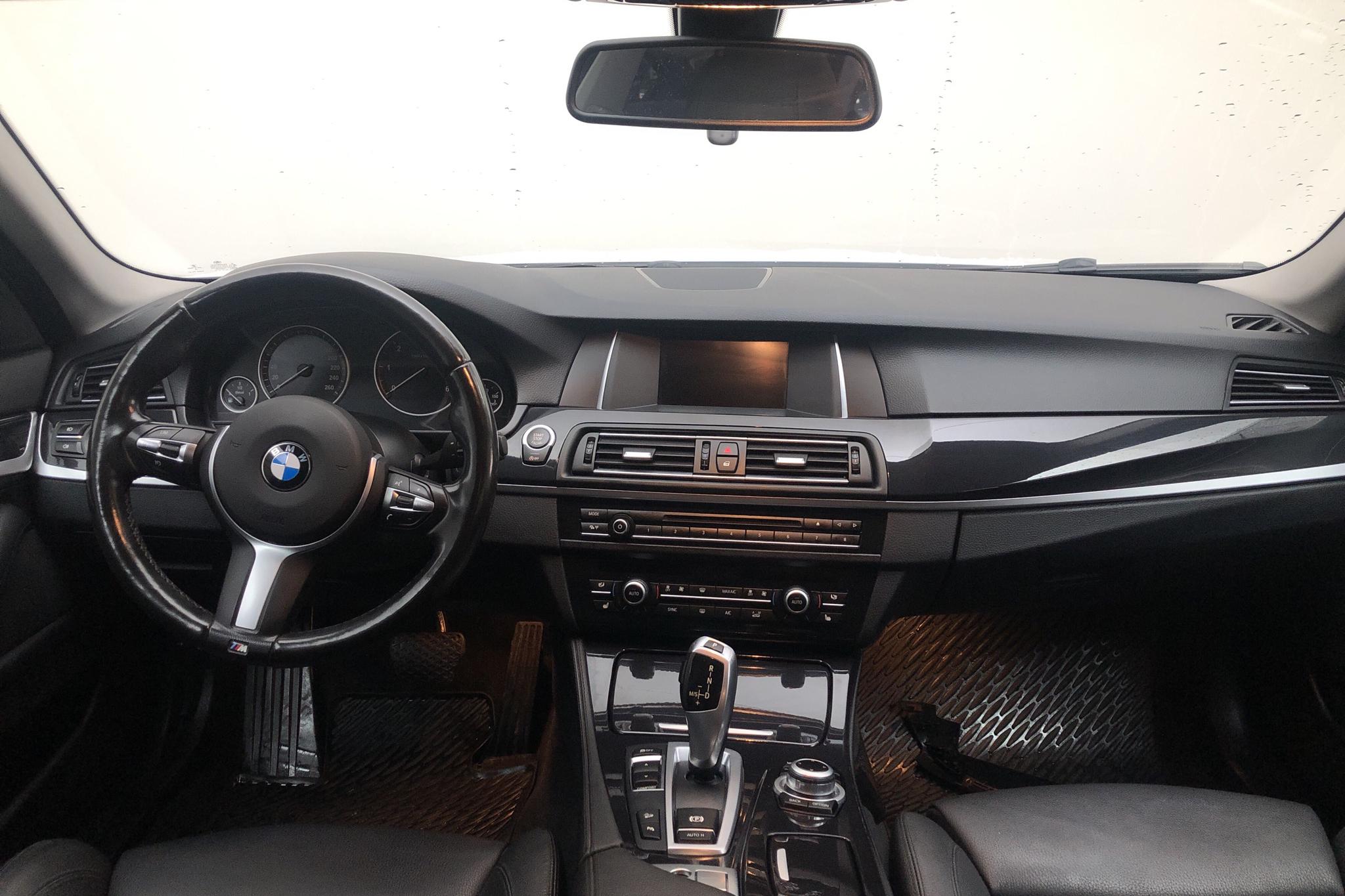 BMW 520d xDrive Touring, F11 (190hk) - 13 920 mil - Automat - vit - 2017
