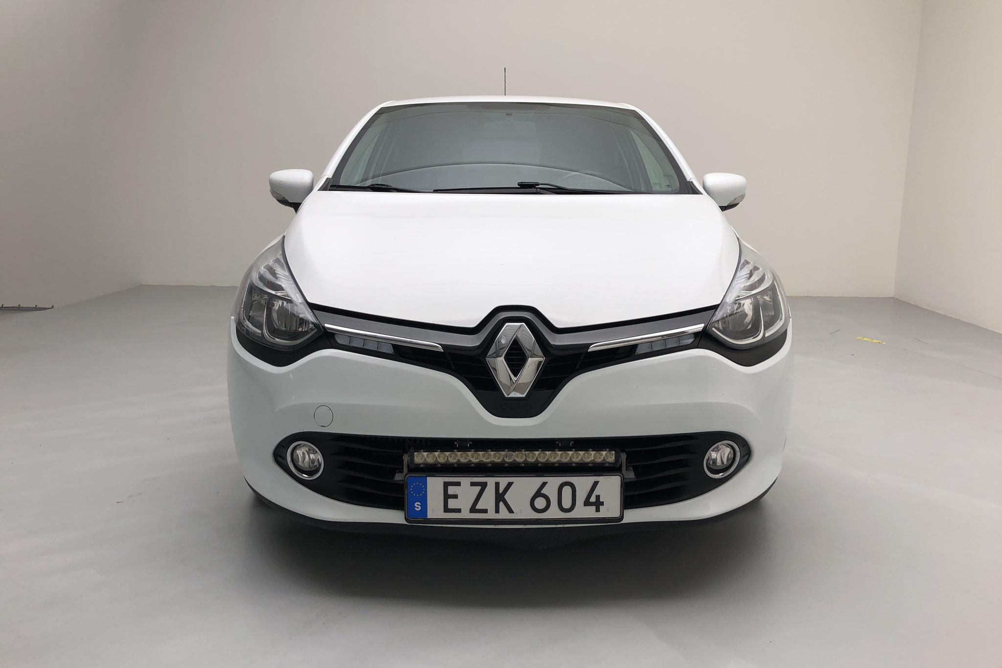 Renault Clio IV 1.5 dCi 5dr (90hk) - 18 971 mil - Manuell - vit - 2015
