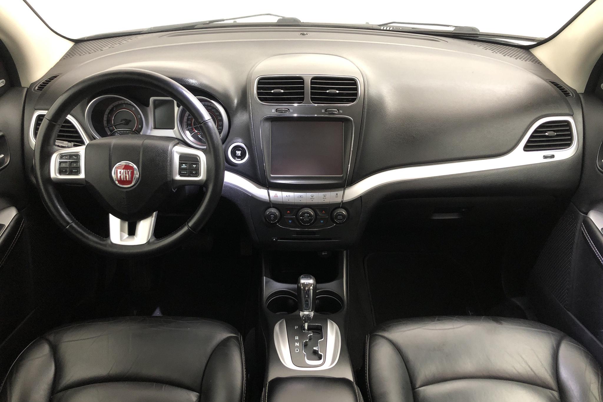 Fiat Freemont 2.0 Multijet AWD (170hk) - 10 460 mil - Automat - vit - 2015