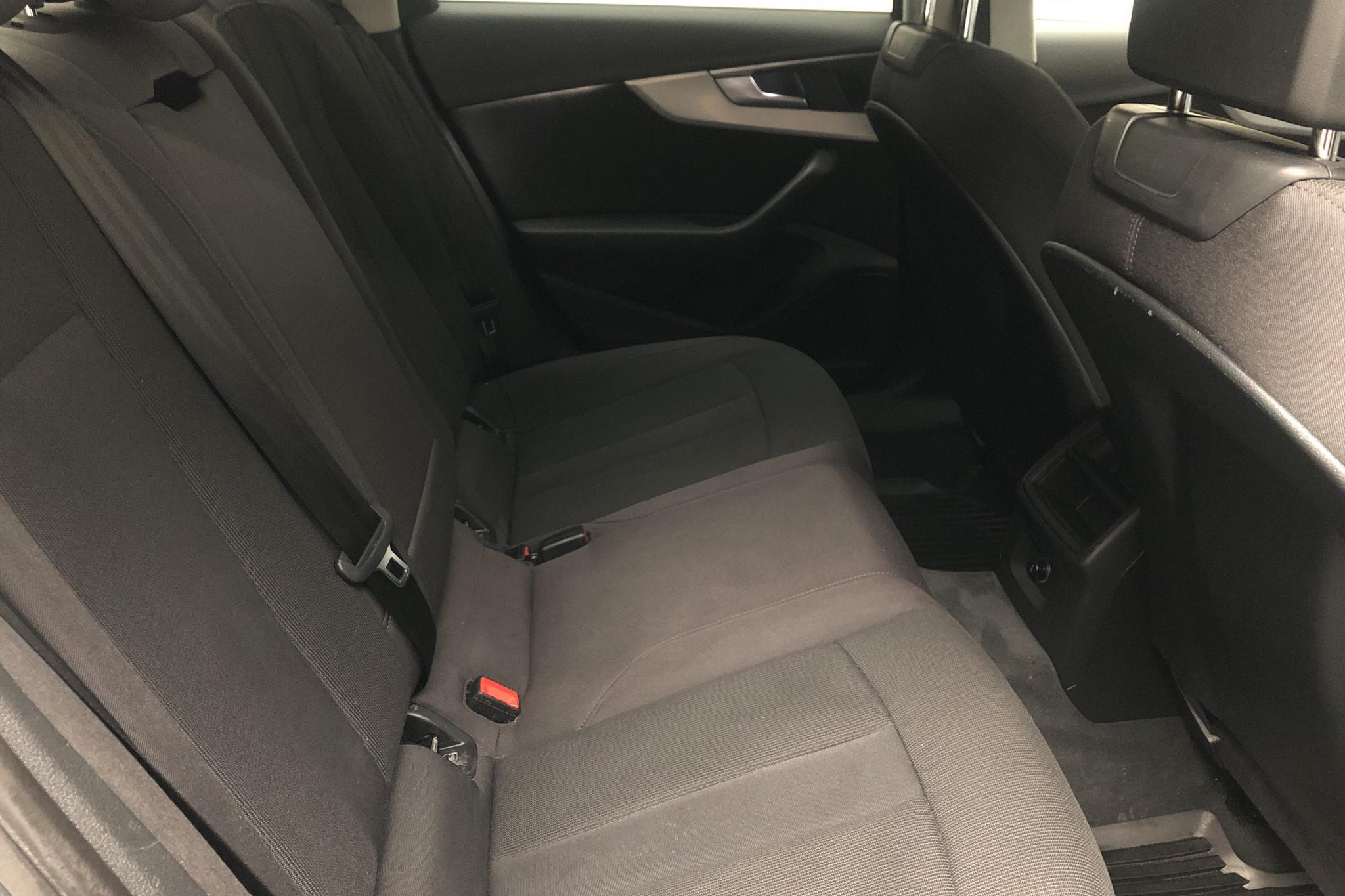 Audi A4 2.0 TDI (150hk) - 97 310 km - Automatic - gray - 2017
