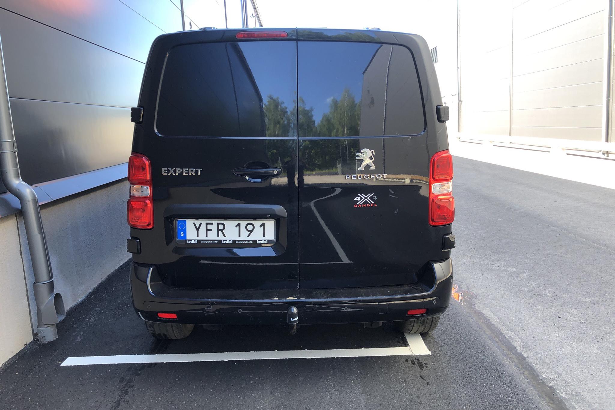 Peugeot Expert BlueHDi 4x4 Skåp (150hk) - 98 190 km - Manual - black - 2017