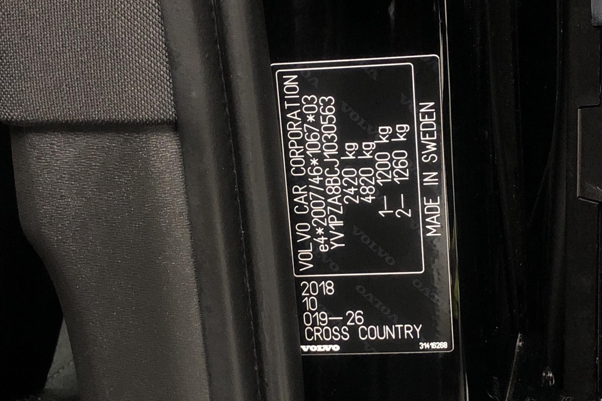 Volvo V90 D4 Cross Country AWD (190hk) - 14 964 mil - Automat - svart - 2018