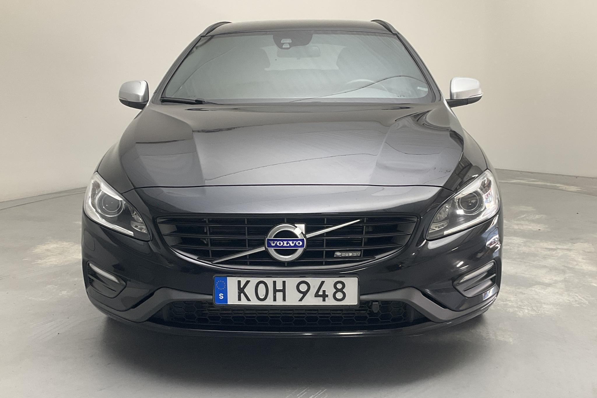Volvo V60 D4 AWD (181hk) - 112 610 km - Automatic - black - 2015