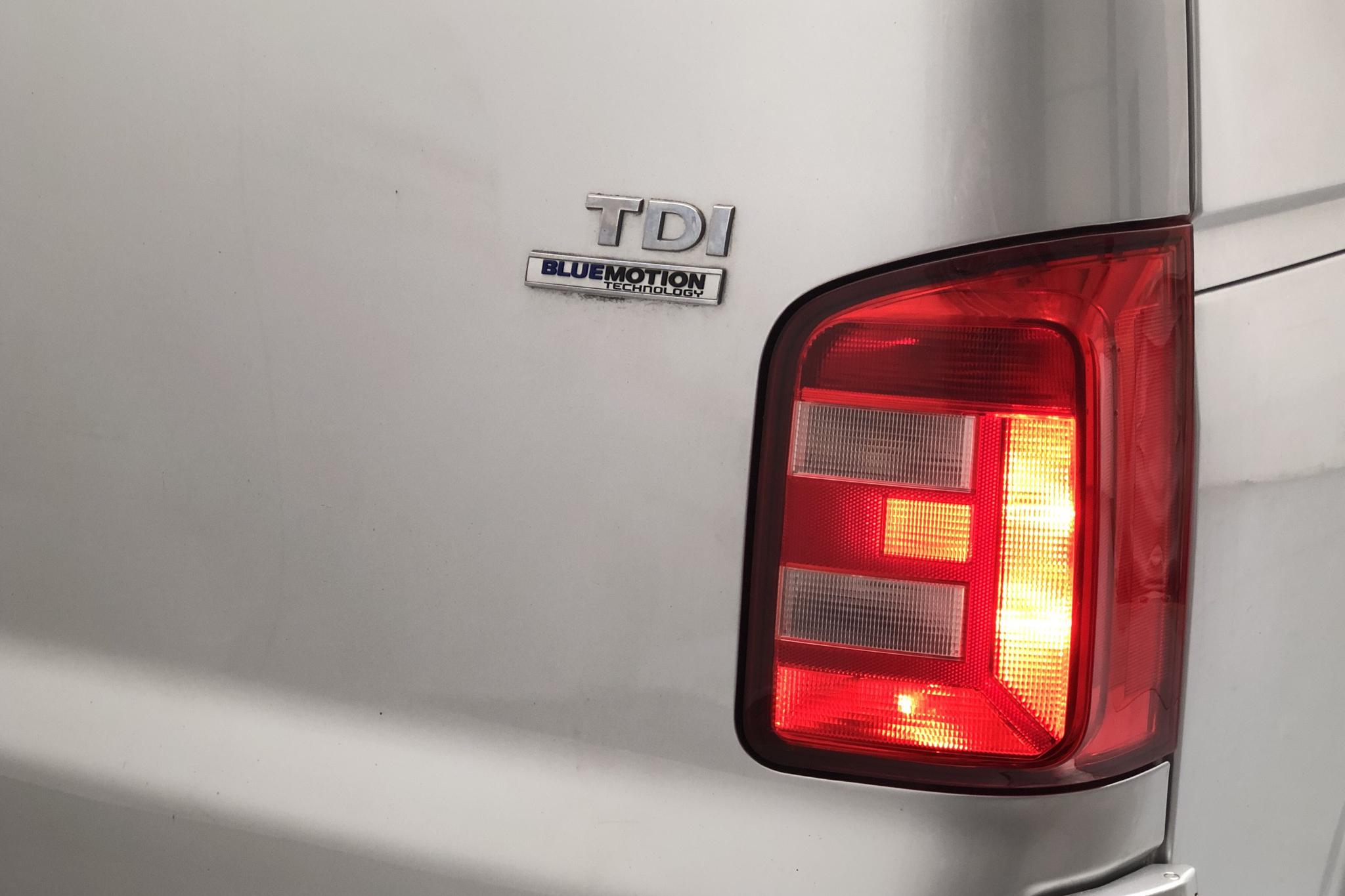 VW Transporter T6 2.0 TDI BMT Skåp (102hk) - 139 170 km - Manual - silver - 2016
