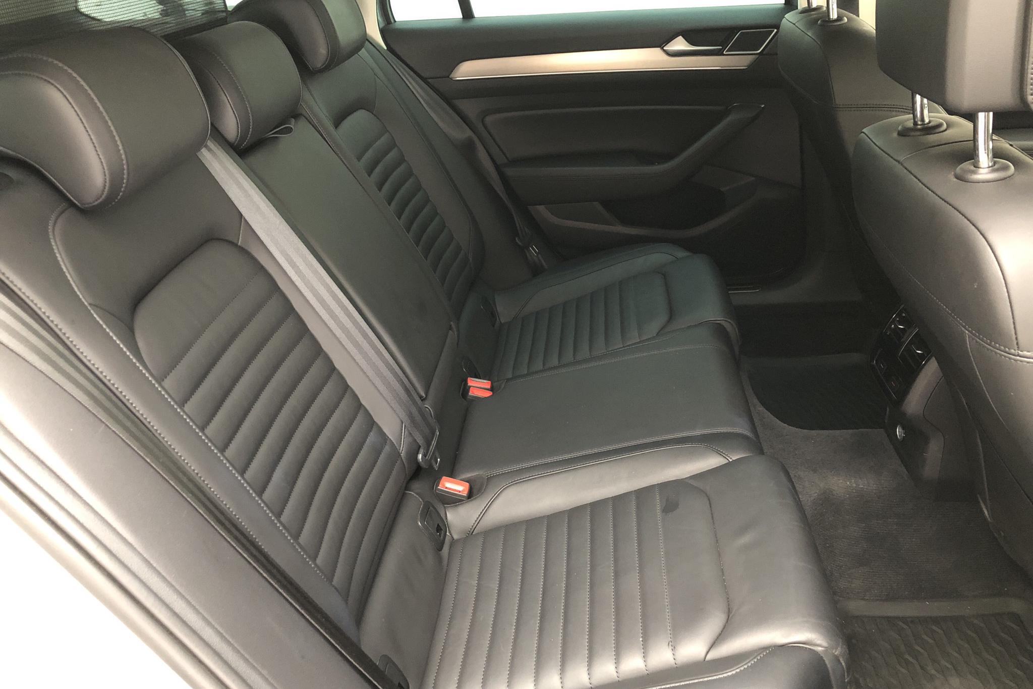 VW Passat 2.0 TDI Sportscombi 4MOTION (190hk) - 73 060 km - Automatic - silver - 2019