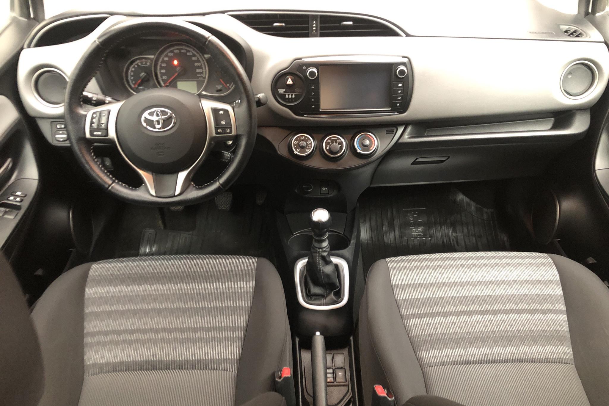 Toyota Yaris 1.33 3dr (100hk) - 103 410 km - Manual - white - 2017
