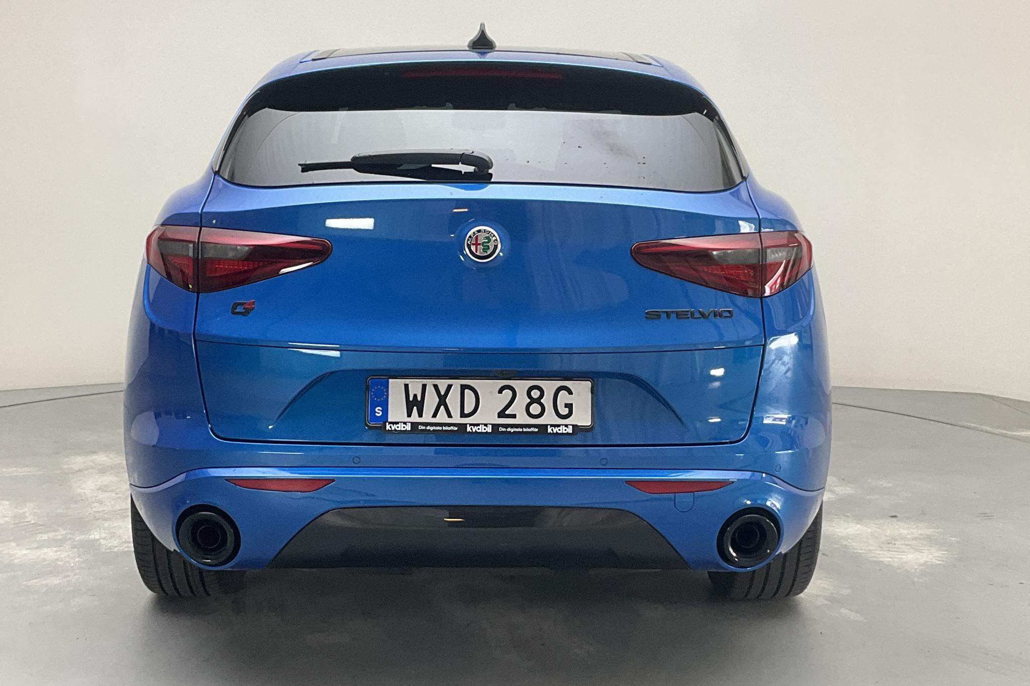 Alfa Romeo Stelvio 2.0 AWD (280hk) - 21 360 km - Automatic - blue - 2020