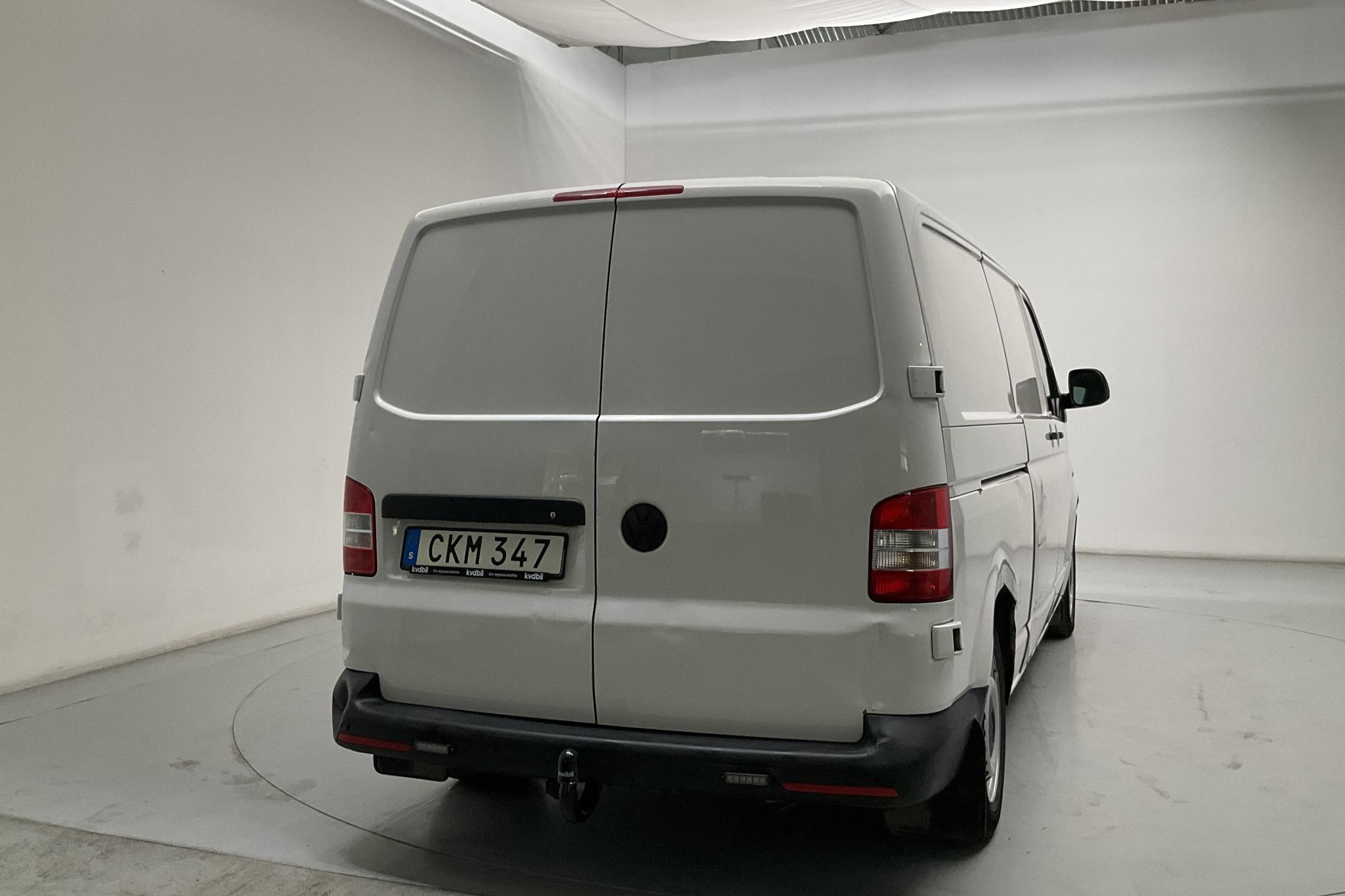 VW Transporter T5 2.0 TDI (140hk) - 223 630 km - Automatic - white - 2014