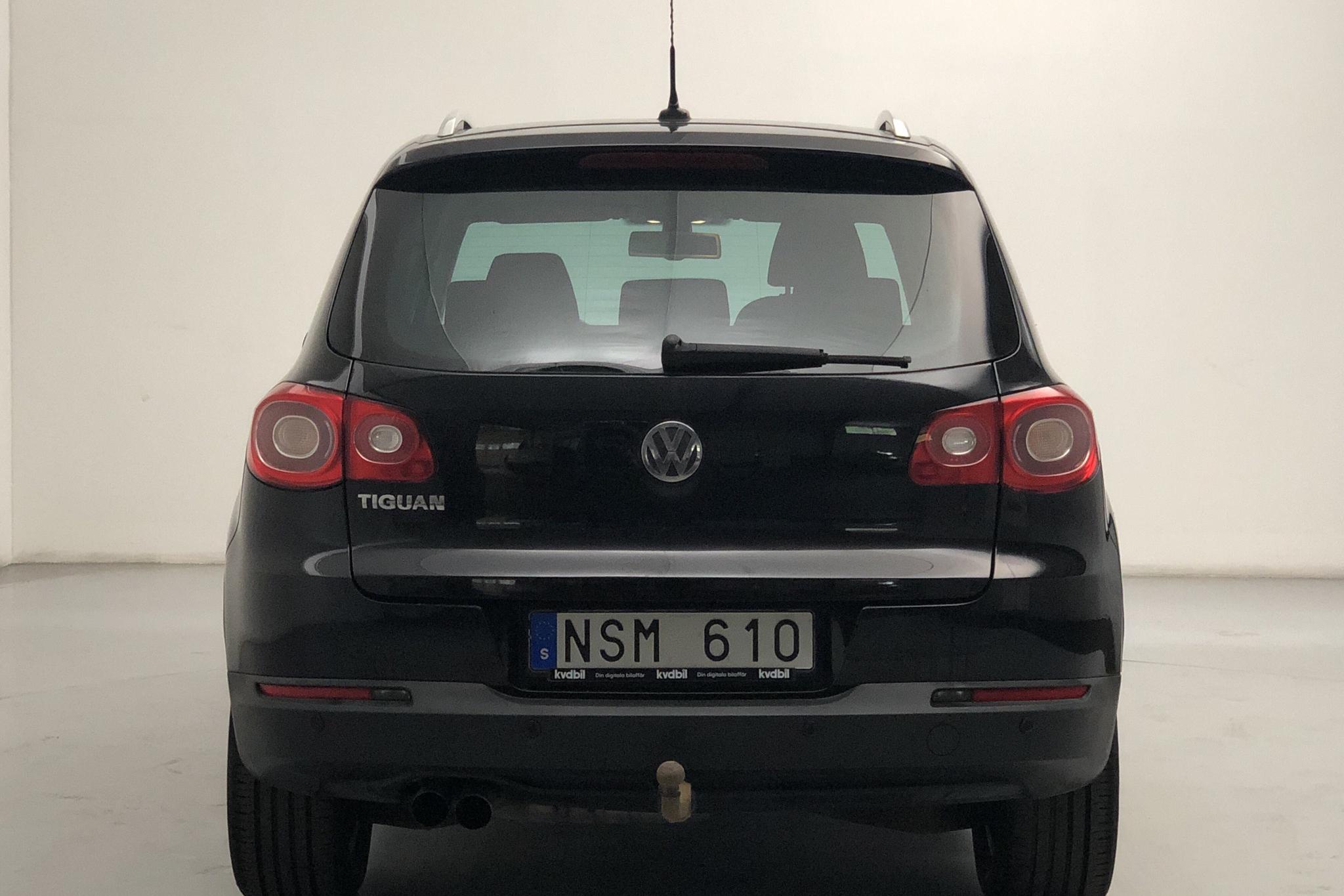VW Tiguan 2.0 TFSI (170hk) - 22 048 mil - Manuell - svart - 2011