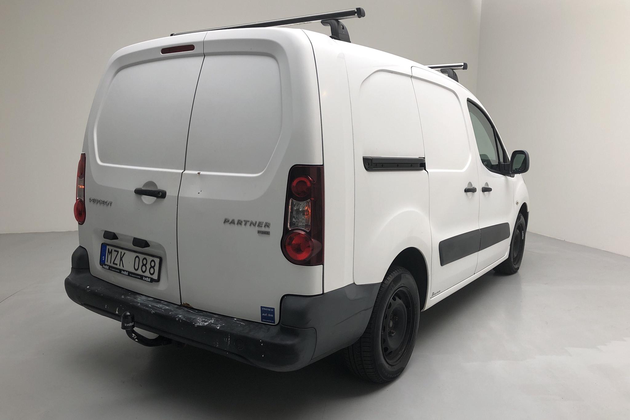 Peugeot Partner 1.6 e-HDI Skåp (90hk) - 140 680 km - Manual - white - 2013
