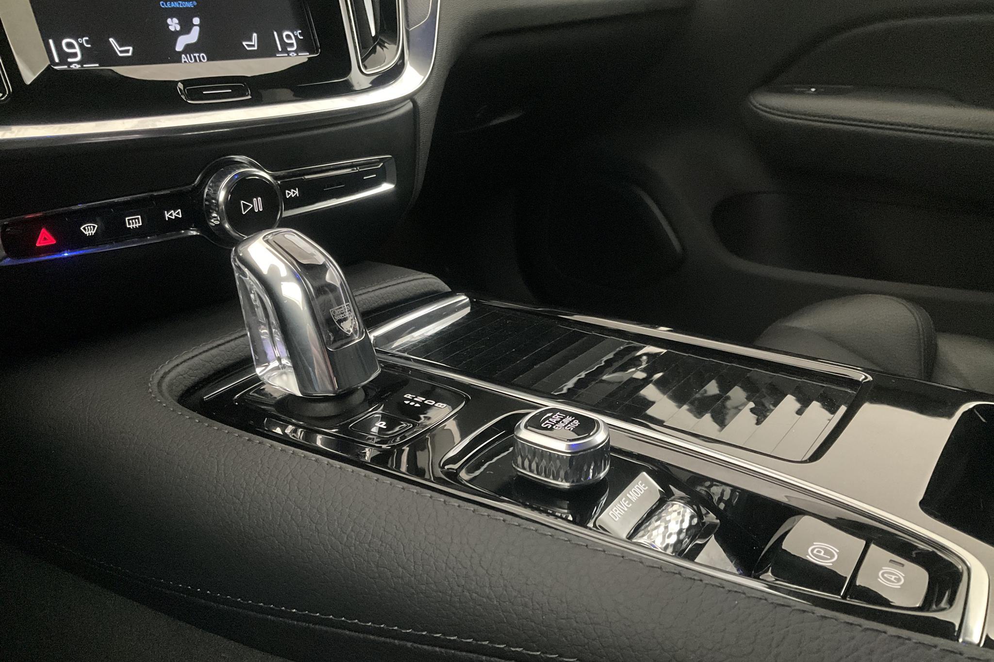 Volvo V60 T8 AWD Twin Engine (390hk) - 5 564 mil - Automat - grå - 2019
