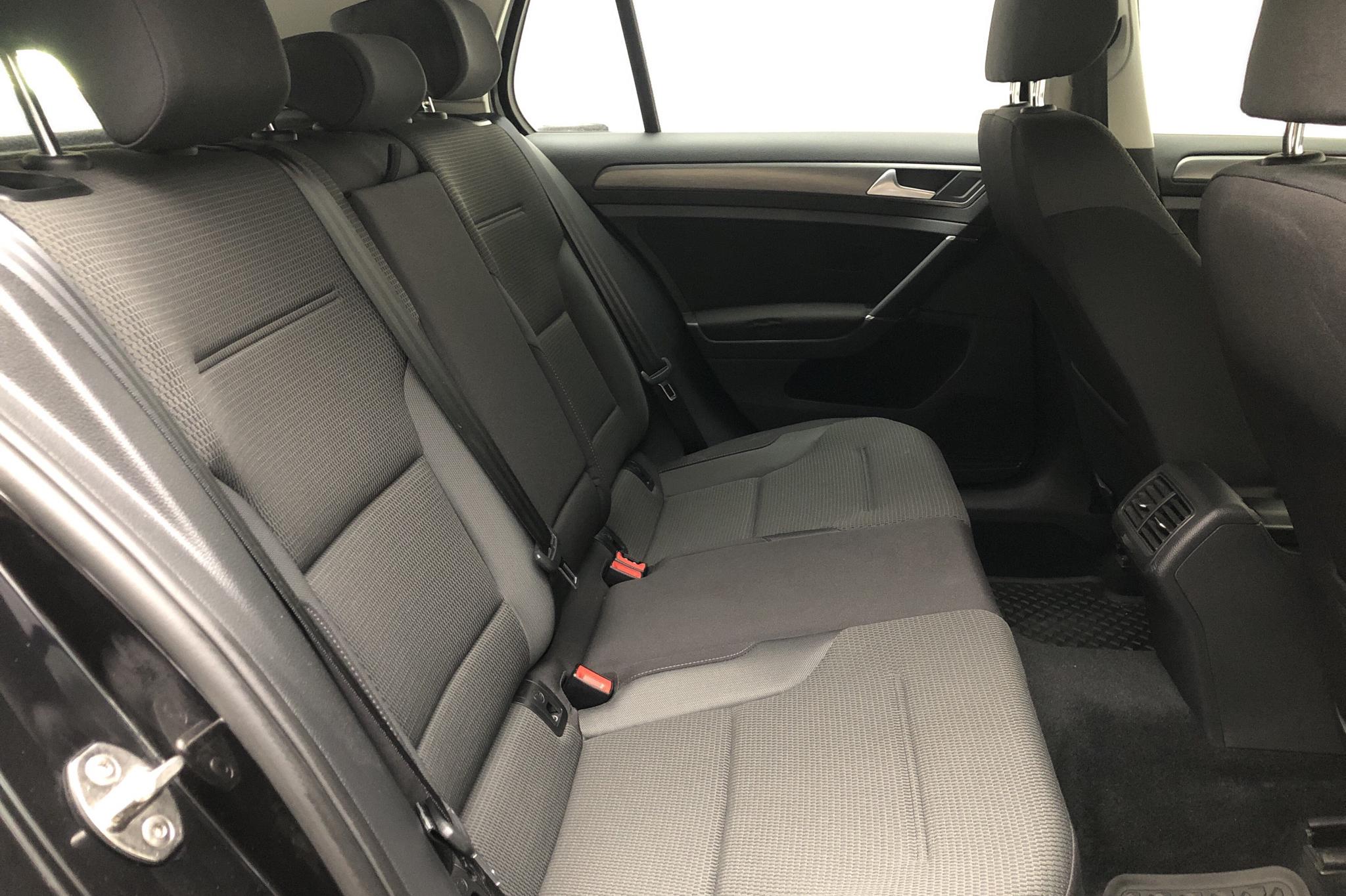 VW Golf VII 1.0 TSI 5dr (110hk) - 4 317 mil - Automat - svart - 2018
