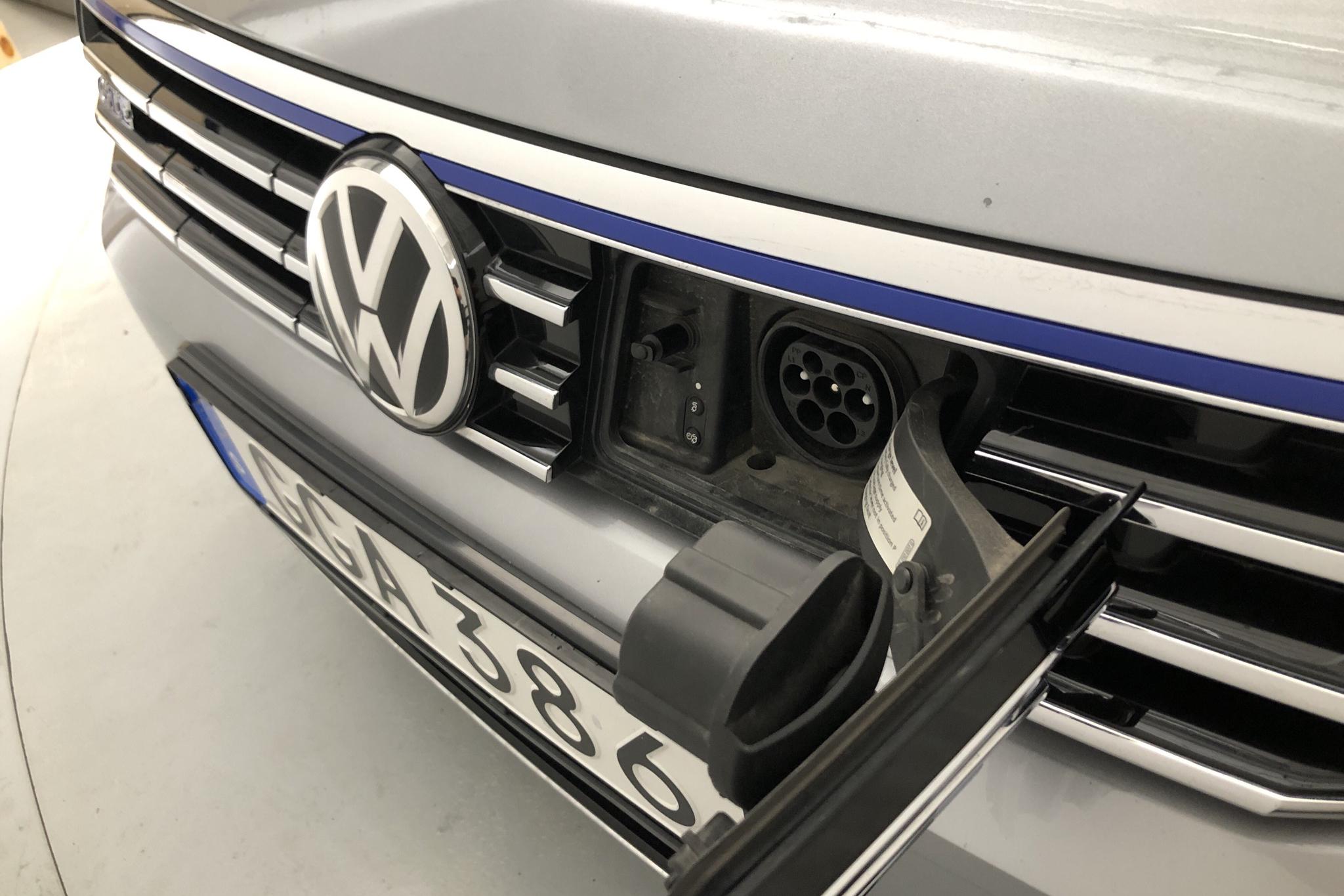 VW Passat 1.4 Plug-in-Hybrid (218hk) - 66 750 km - Automatic - silver - 2019