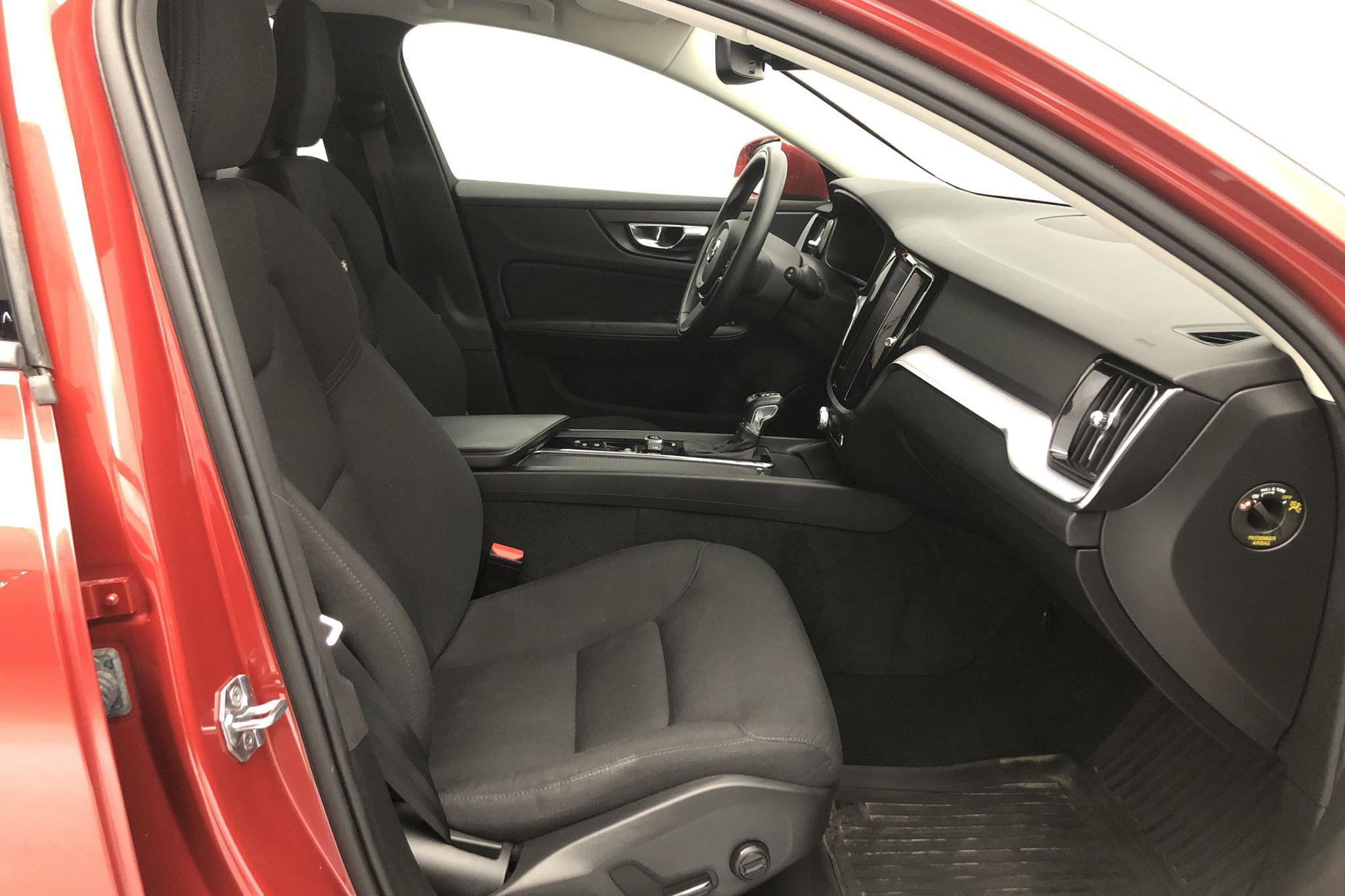 Volvo V60 D4 Cross Country AWD (190hk) - 6 996 mil - Automat - röd - 2019