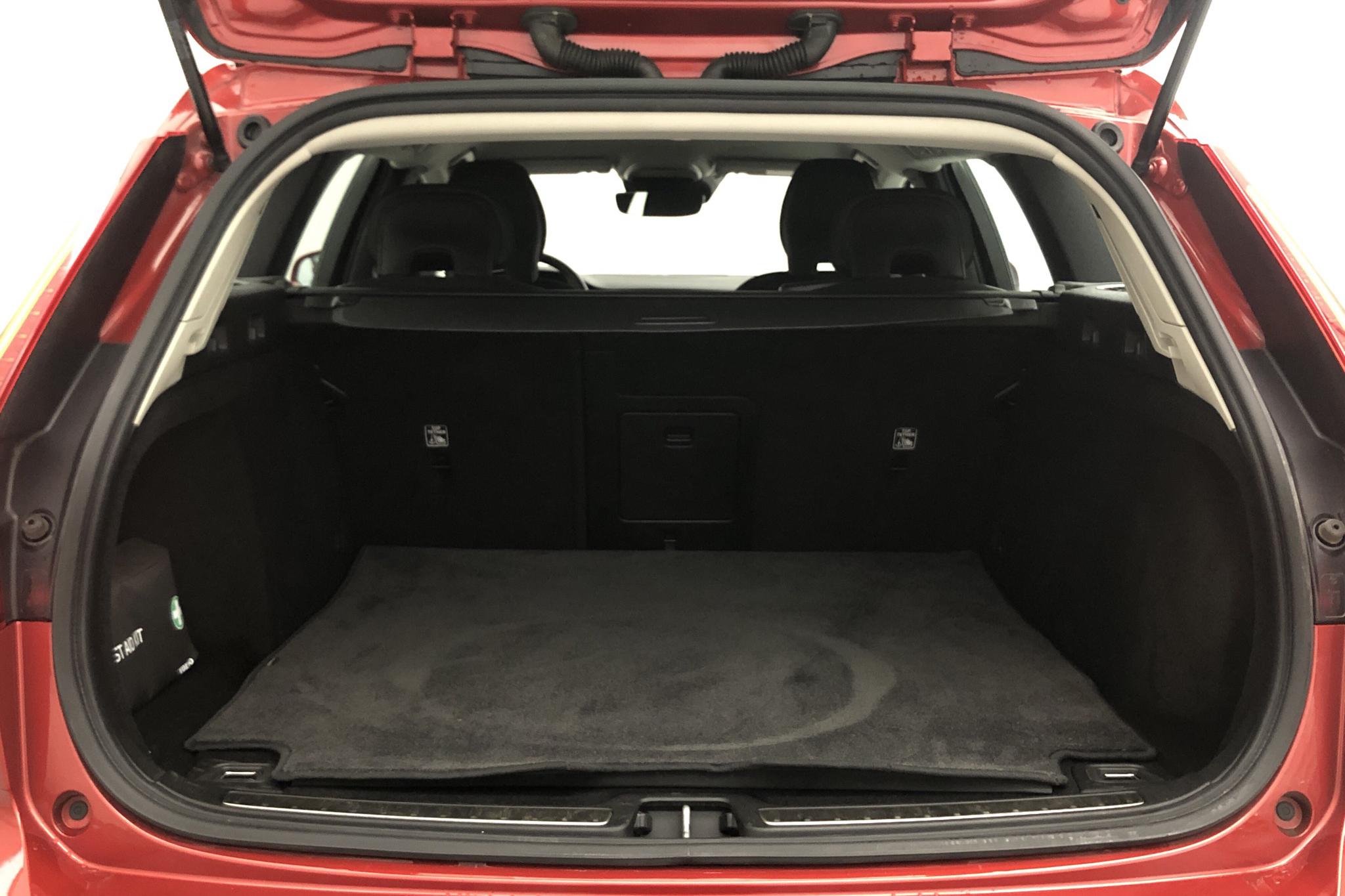 Volvo V60 D4 Cross Country AWD (190hk) - 6 996 mil - Automat - röd - 2019