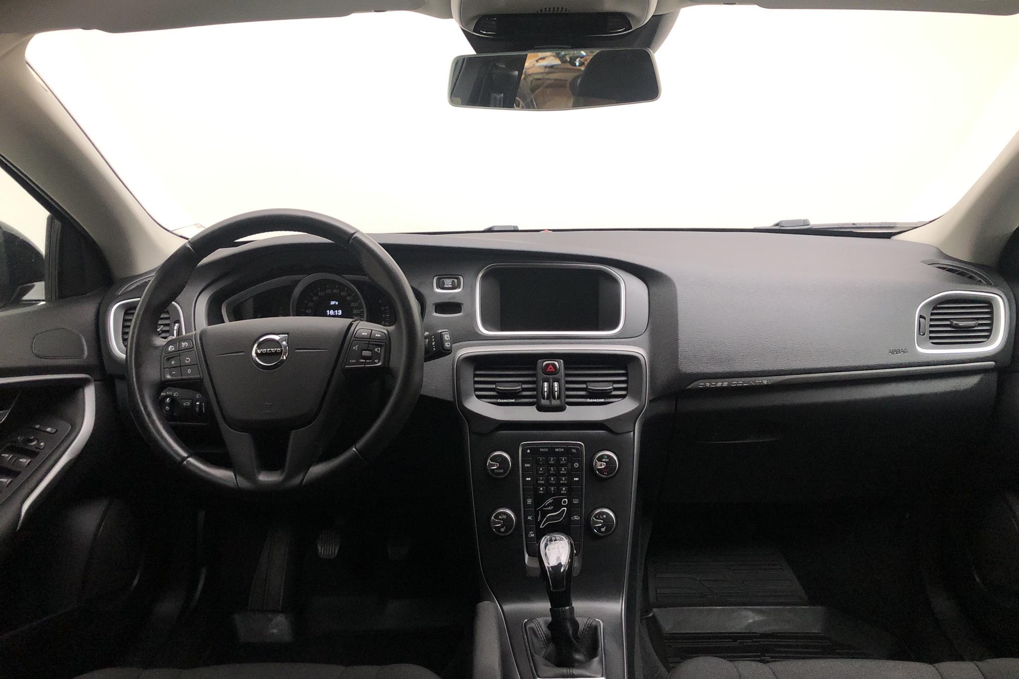 Volvo V40 Cross Country T3 (152hk) - 7 425 mil - Manuell - Dark Blue - 2018