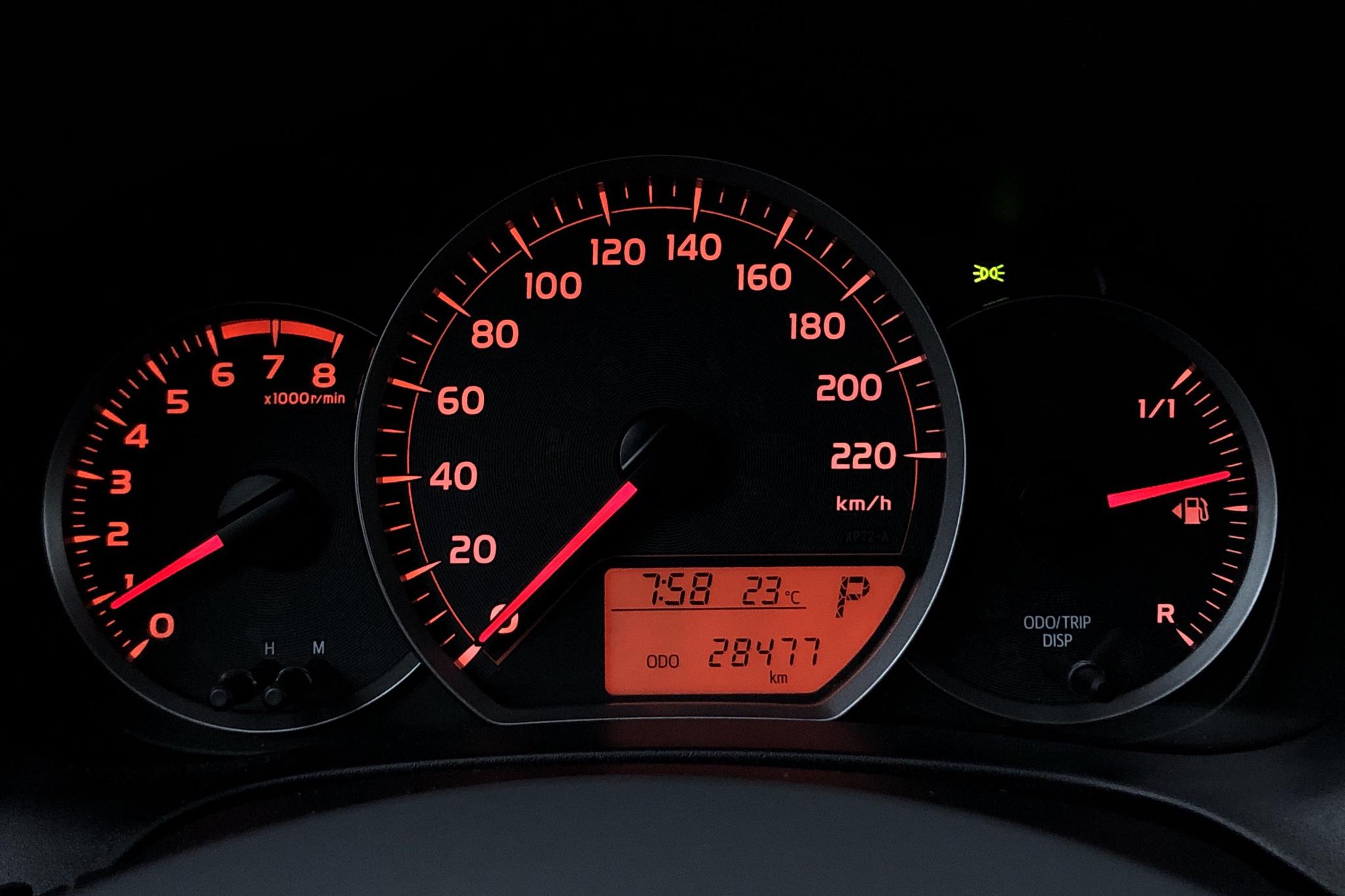 Toyota Yaris 1.33 5dr (100hk) - 2 848 mil - Automat - Dark Grey - 2014