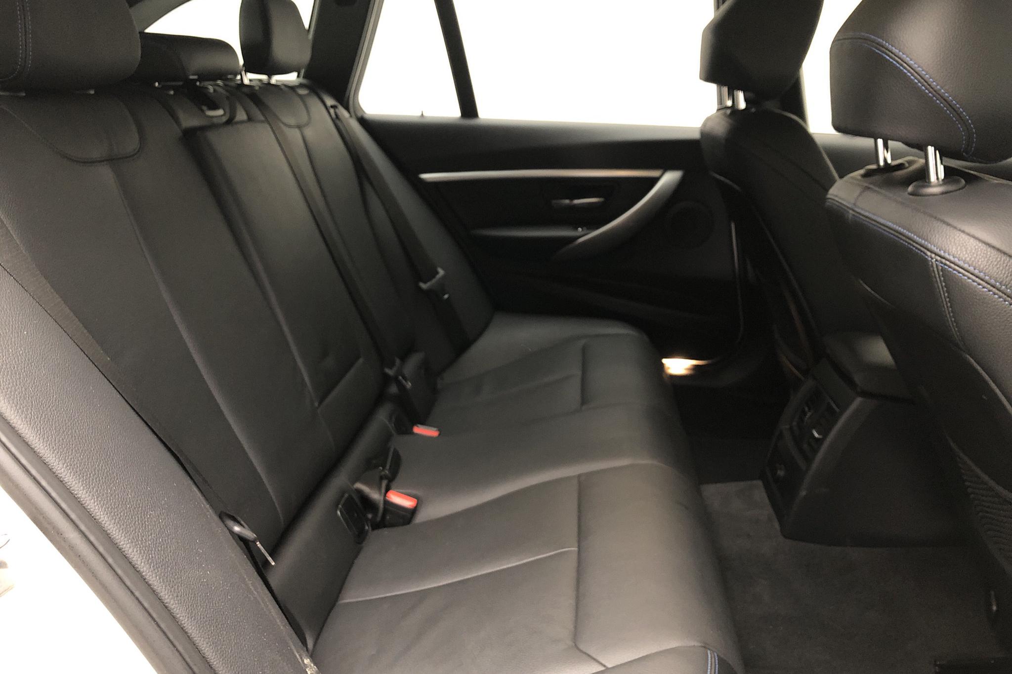 BMW 330i xDrive Touring, F31 (252hk) - 8 082 mil - Automat - vit - 2018
