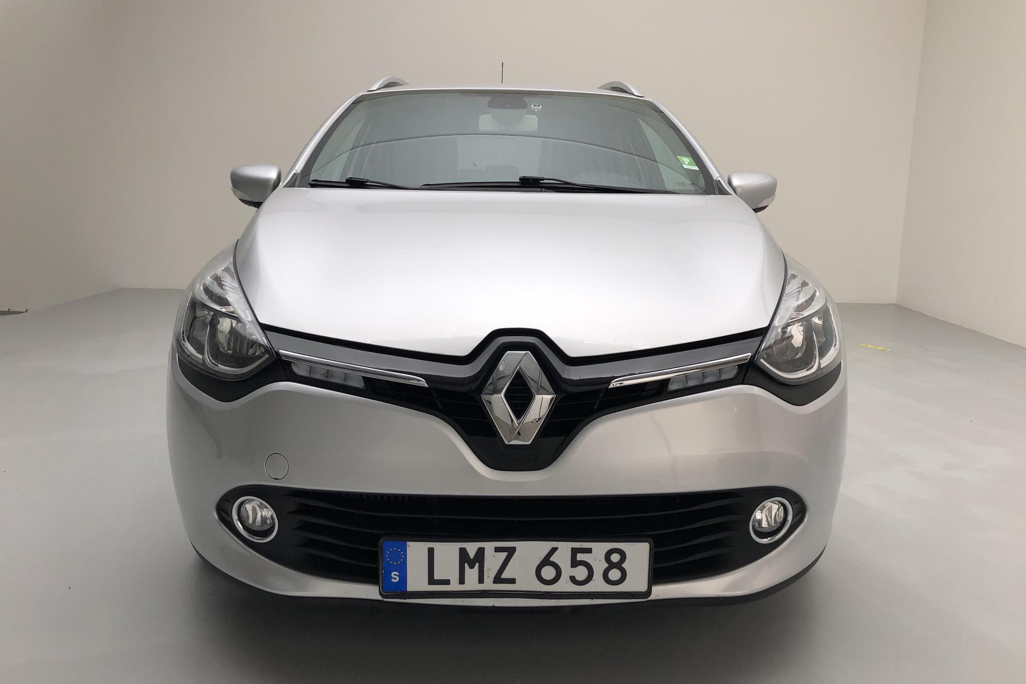 Renault Clio IV 0.9 TCe 90 Sports Tourer (90hk) - 8 208 mil - Manuell - silver - 2014
