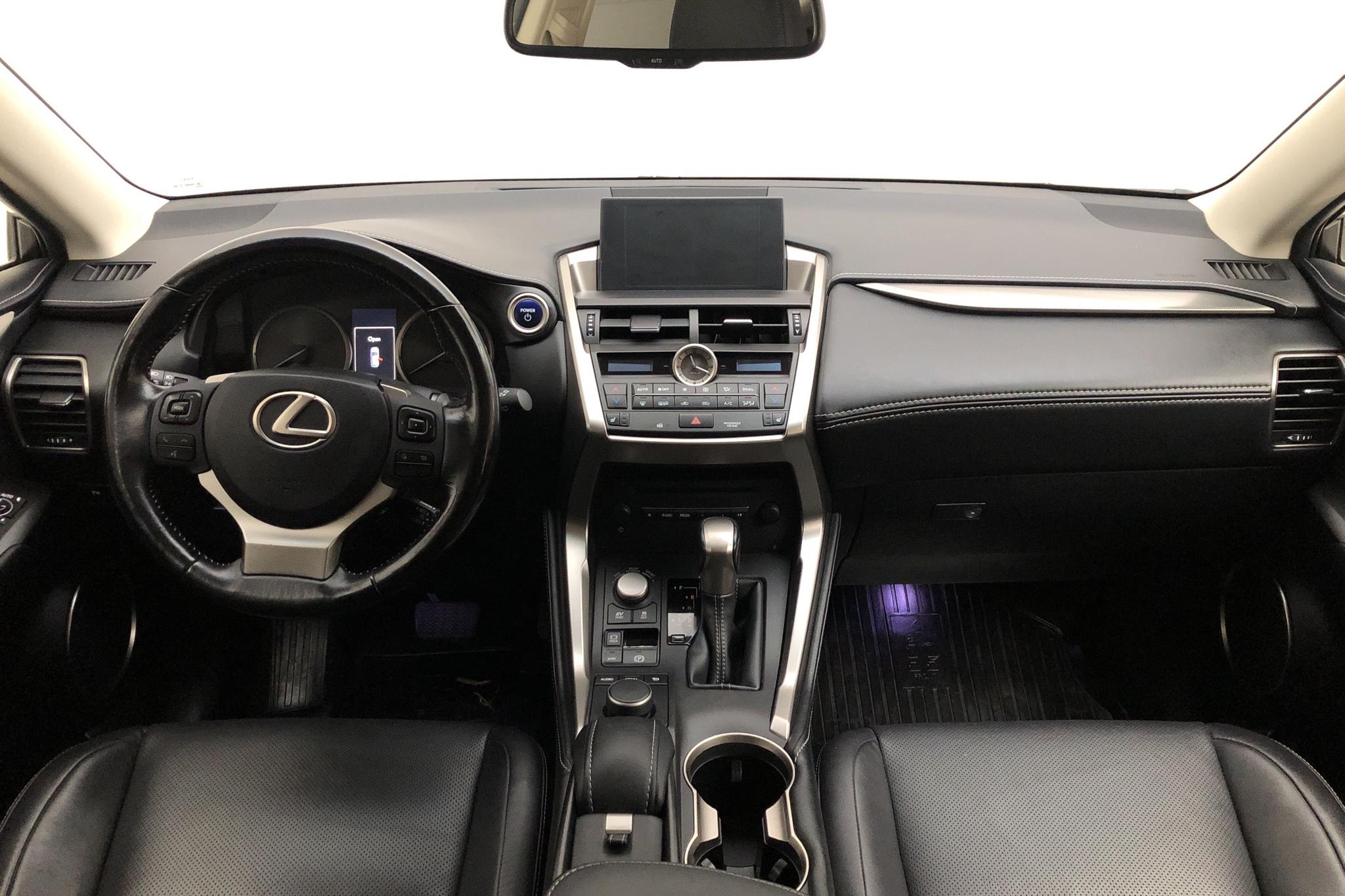 Lexus NX 300h AWD (181hk) - 10 100 mil - Automat - Light Grey - 2016