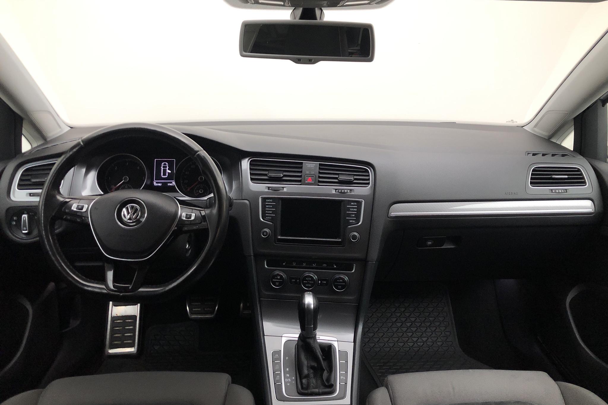 VW Golf Alltrack 2.0 TDI Sportscombi 4Motion (184hk) - 123 170 km - Automatic - white - 2016