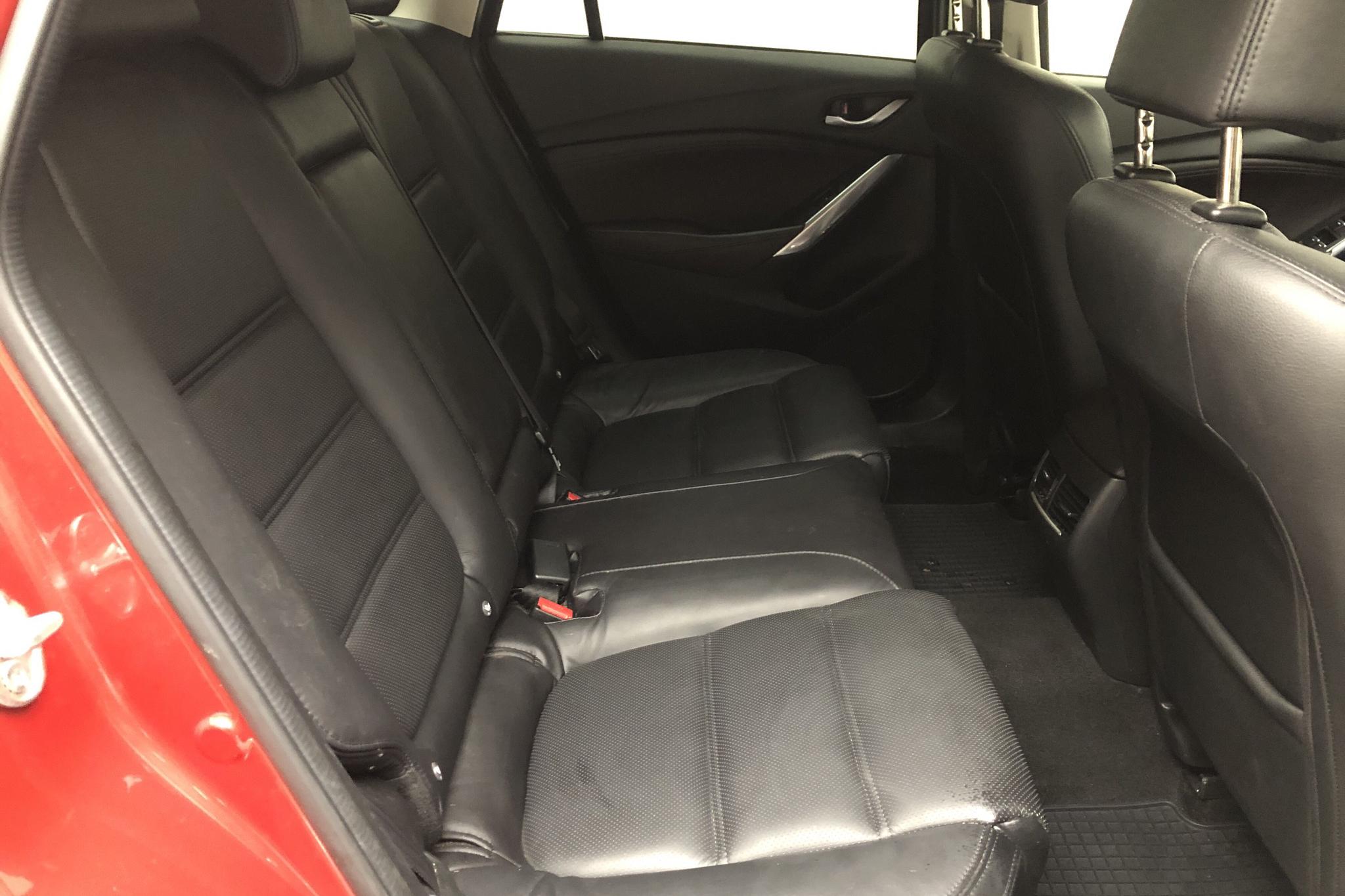 Mazda 6 2.5 Kombi (192hk) - 11 452 mil - Automat - röd - 2015