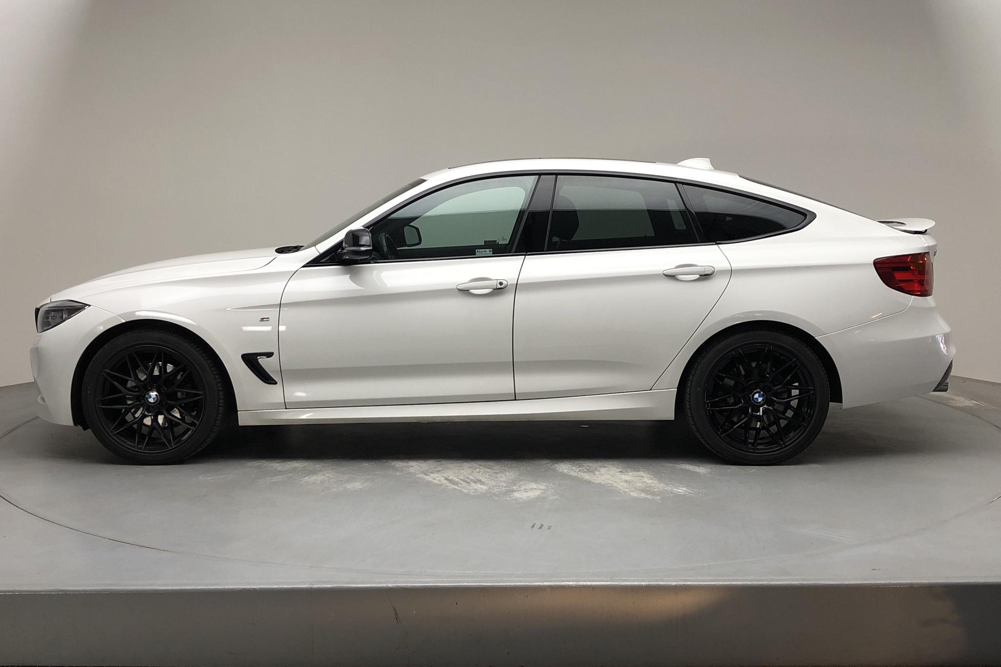 BMW 330d GT xDrive, F34 (258hk) - 14 807 mil - Automat - vit - 2015