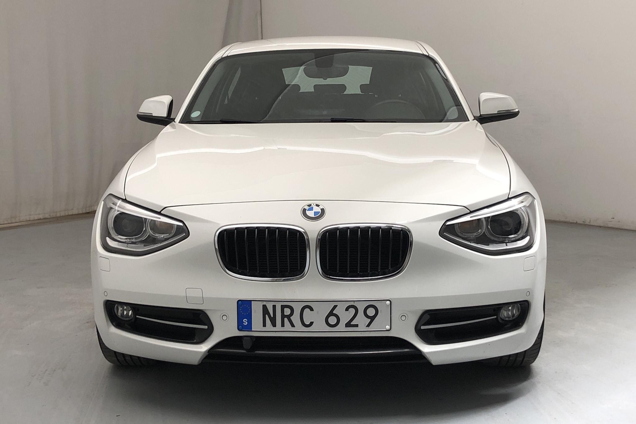 BMW 118d 5dr, F20 (143hk) - 6 216 mil - Automat - vit - 2015