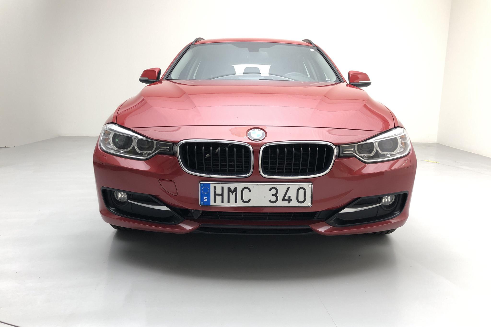 BMW 320d Touring, F31 (184hk) - 18 181 mil - Manuell - röd - 2013