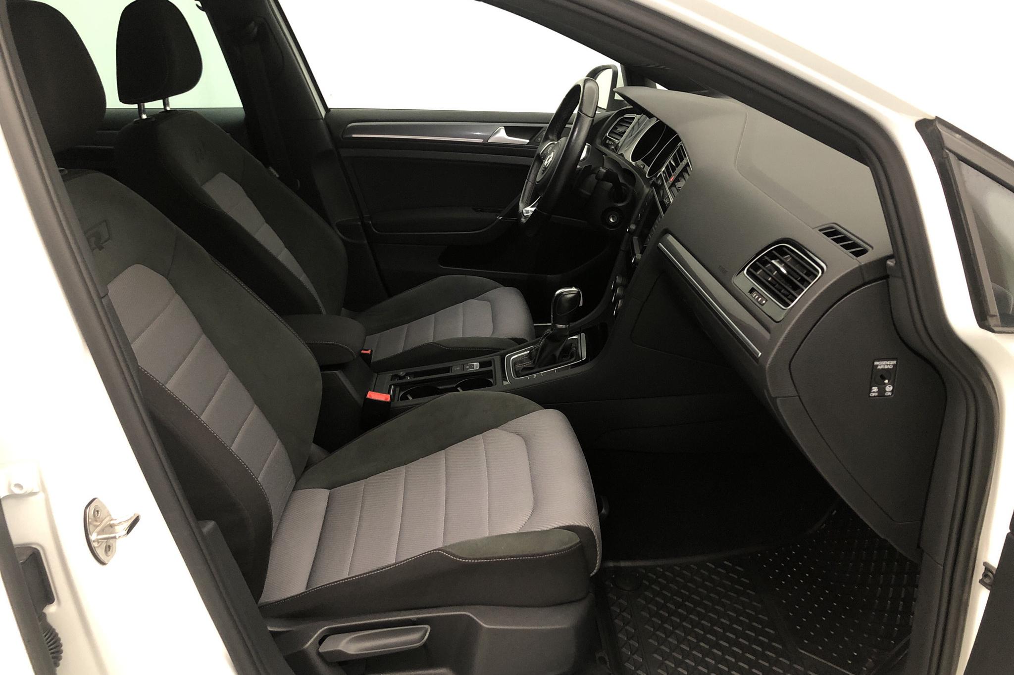 VW Golf VII 2.0 TDI BlueMotion Technology Sportscombi (150hk) - 9 080 mil - Automat - vit - 2017