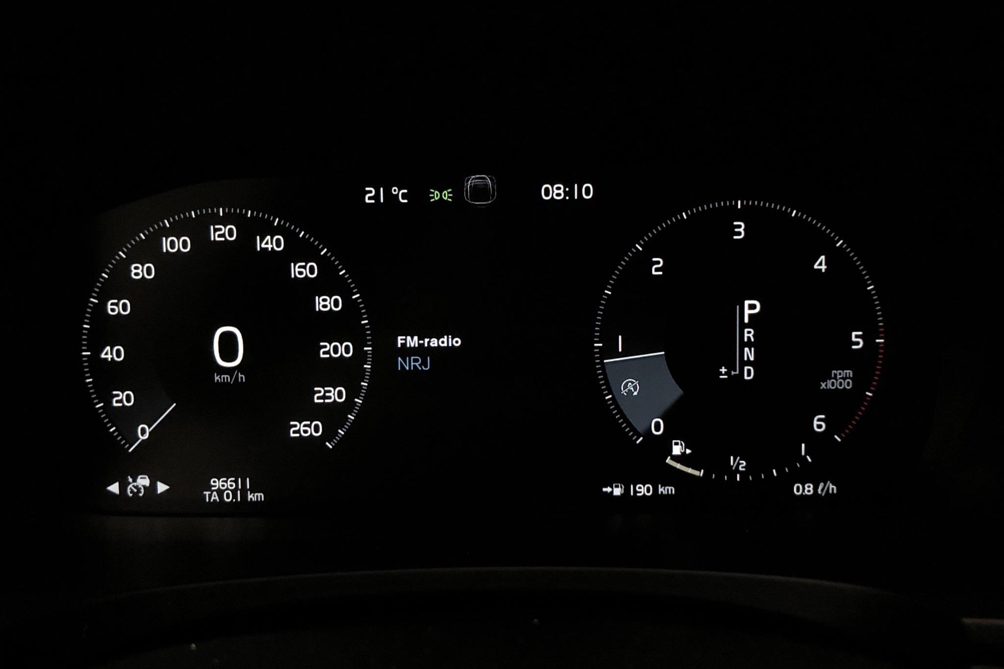 Volvo V90 D4 Cross Country AWD (190hk) - 9 661 mil - Automat - vit - 2020