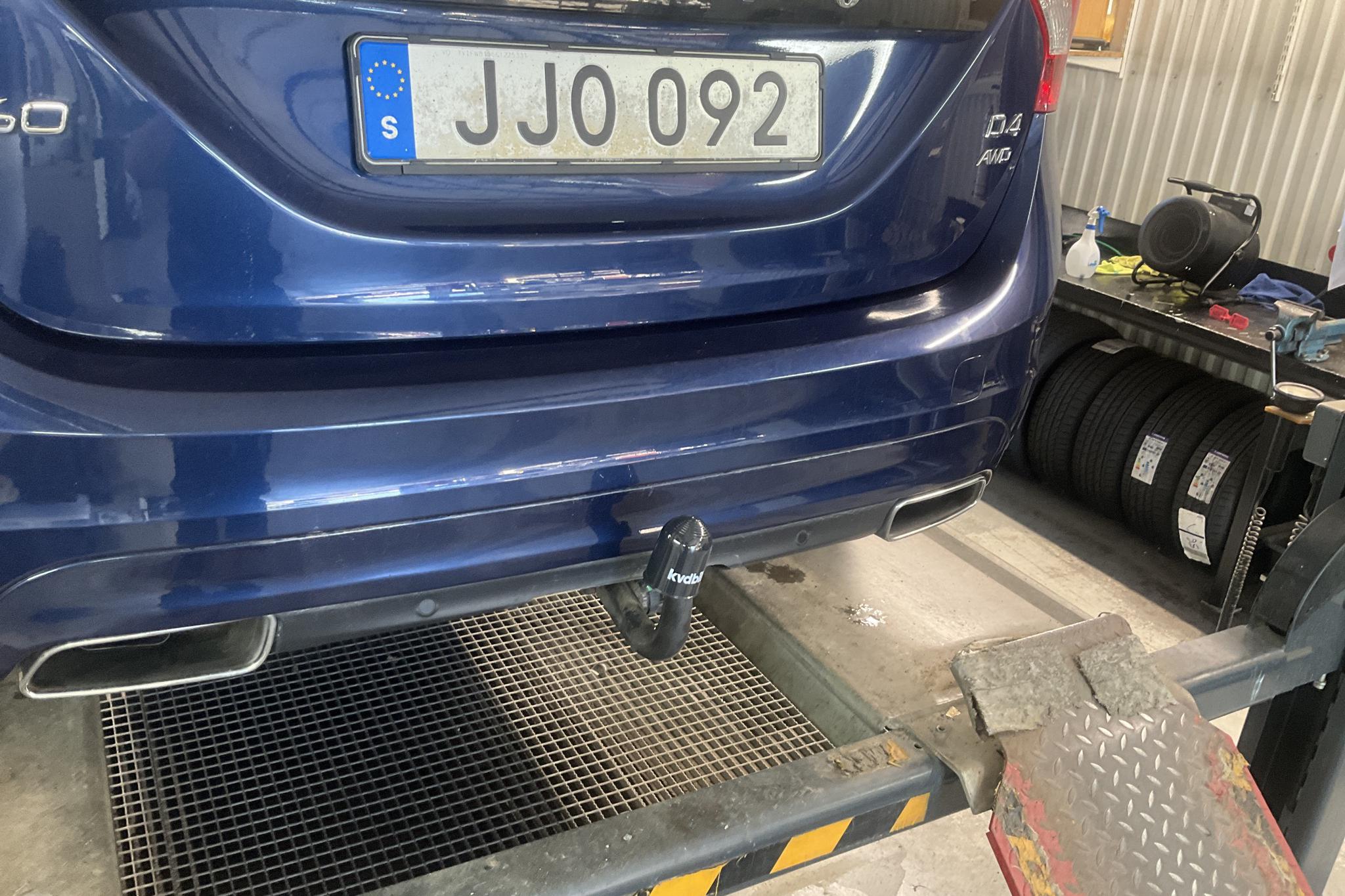 Volvo V60 D4 AWD (181hk) - 13 407 mil - Automat - blå - 2015