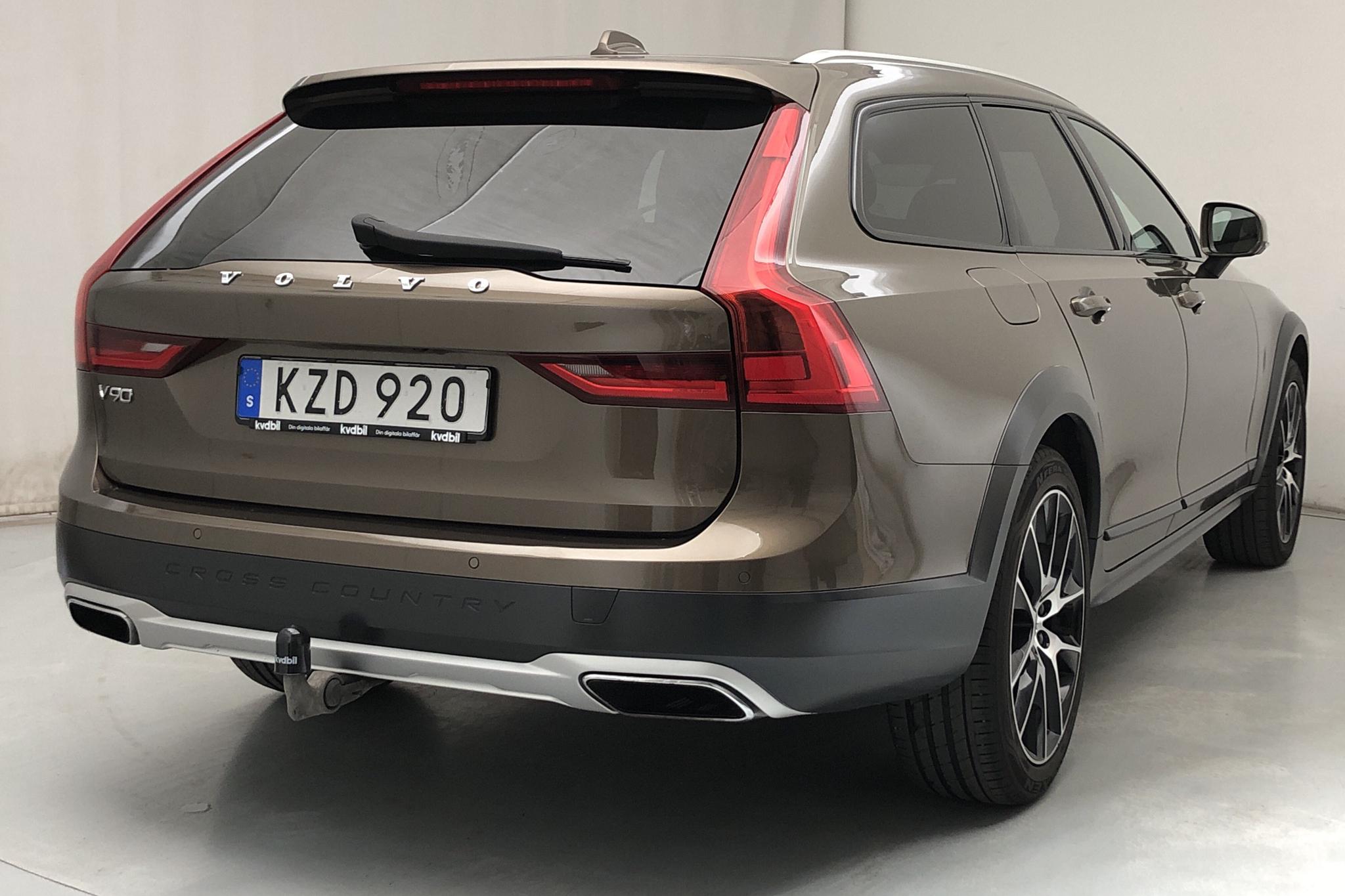 Volvo V90 T5 Cross Country AWD (254hk) - 119 090 km - Automatic - brown - 2018