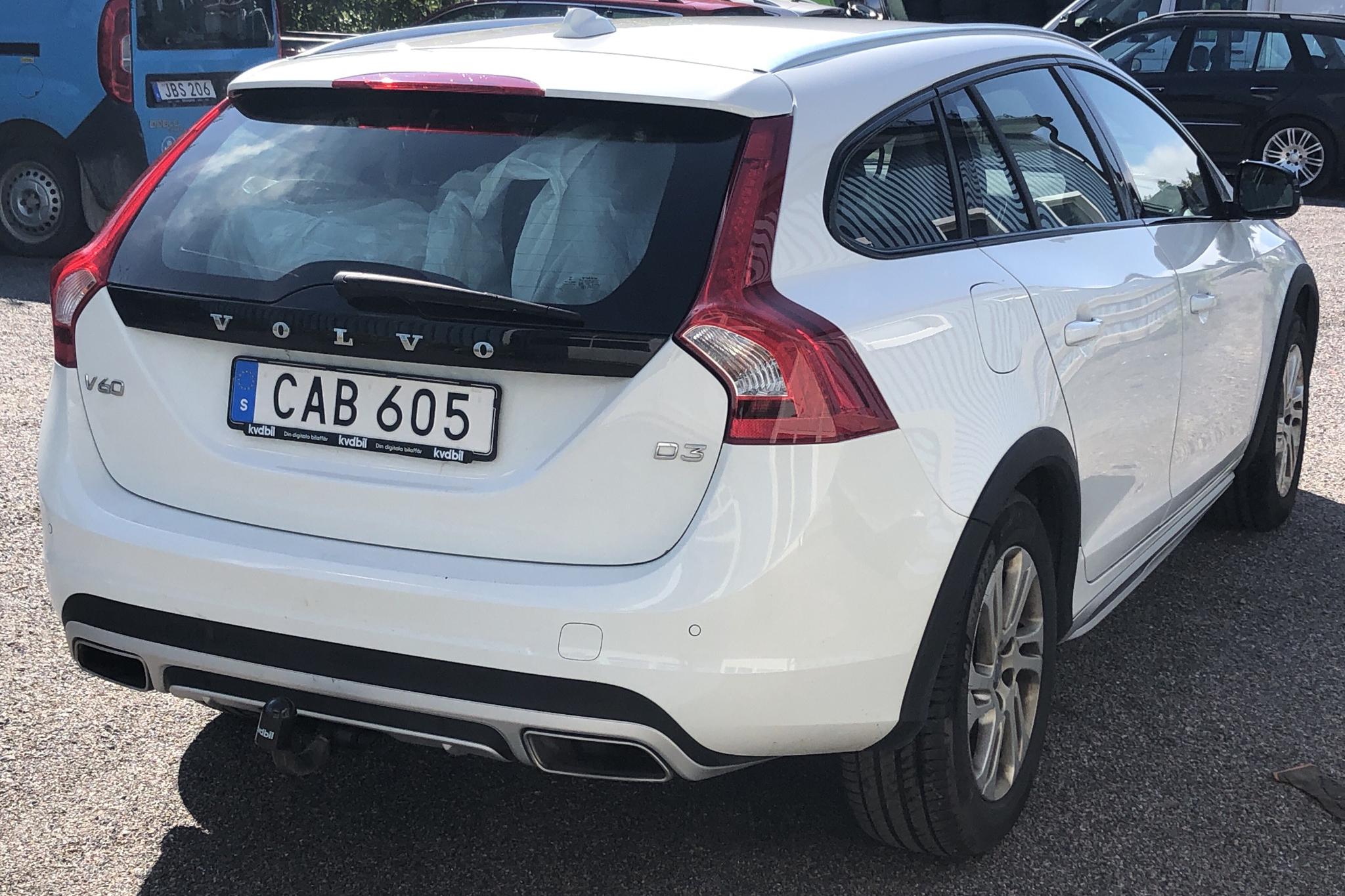Volvo V60 D3 Cross Country (150hk) - 85 540 km - Automatic - white - 2018