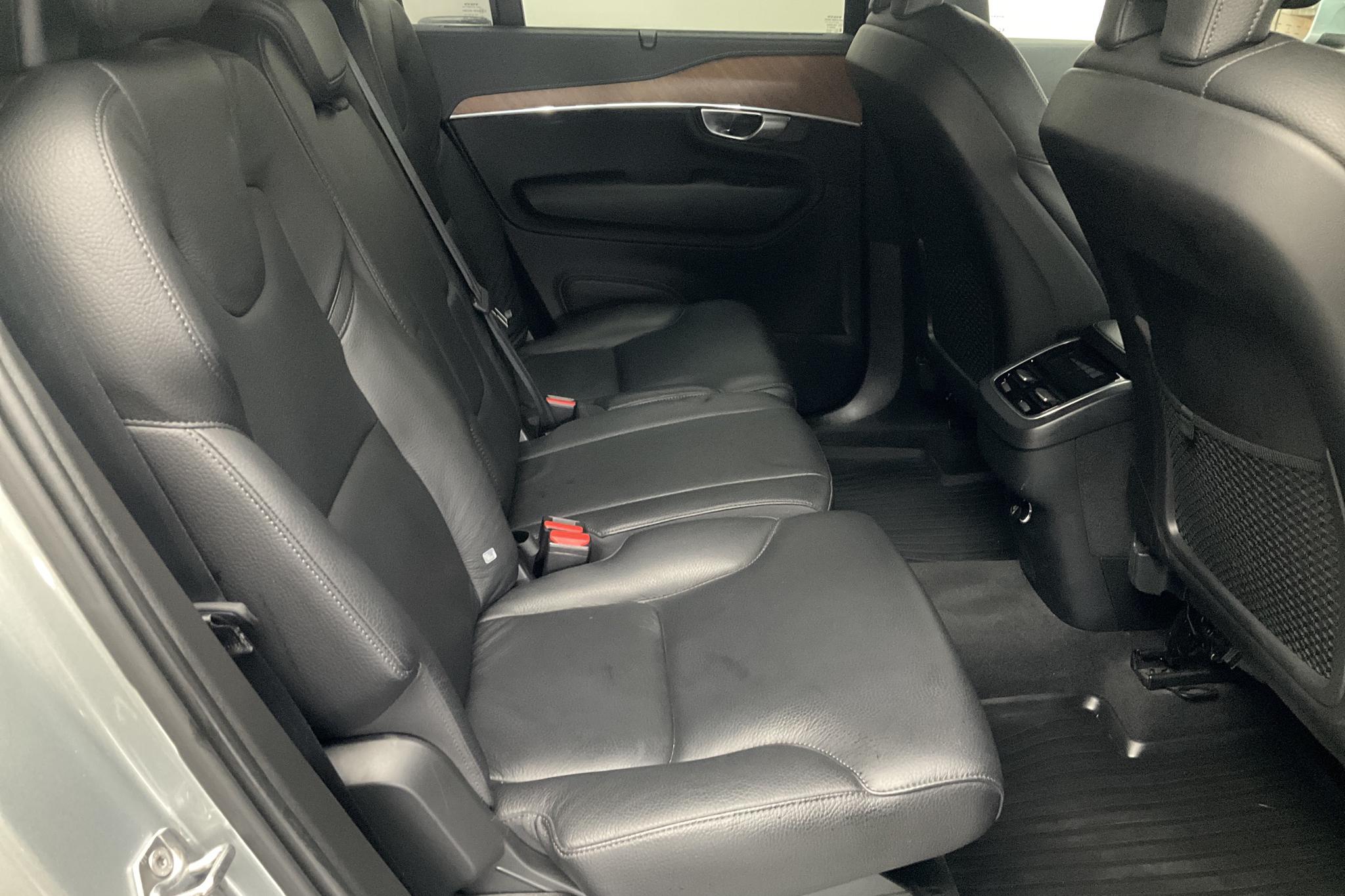 Volvo XC90 D5 AWD (235hk) - 10 869 mil - Automat - silver - 2019