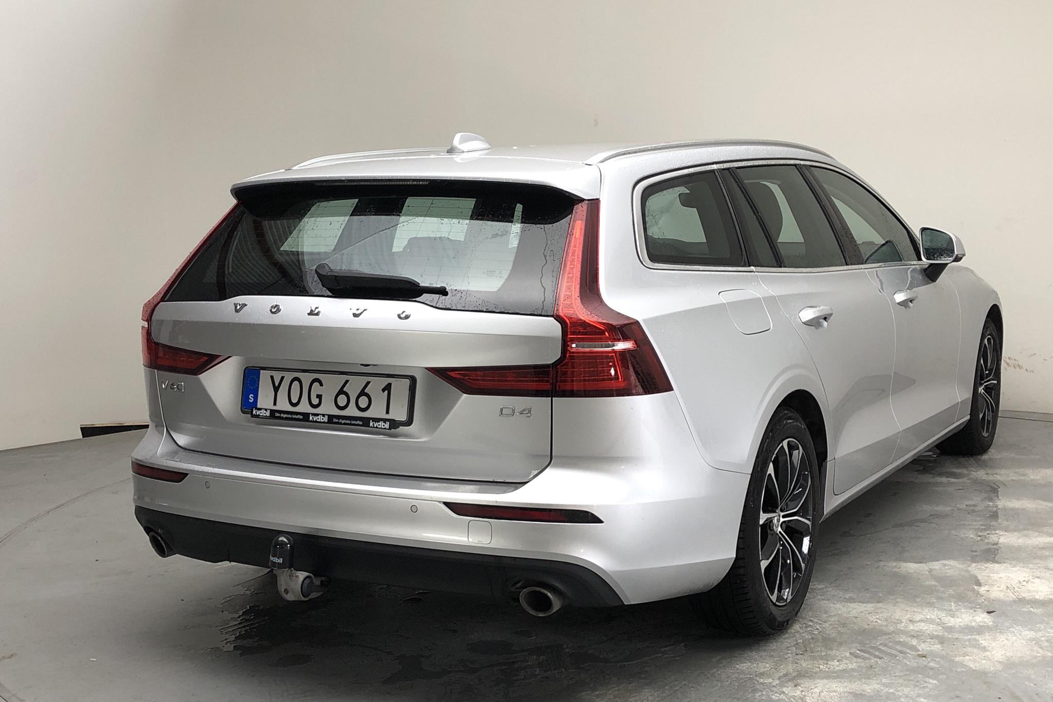 Volvo V60 D4 (190hk) - 10 700 mil - Automat - silver - 2019