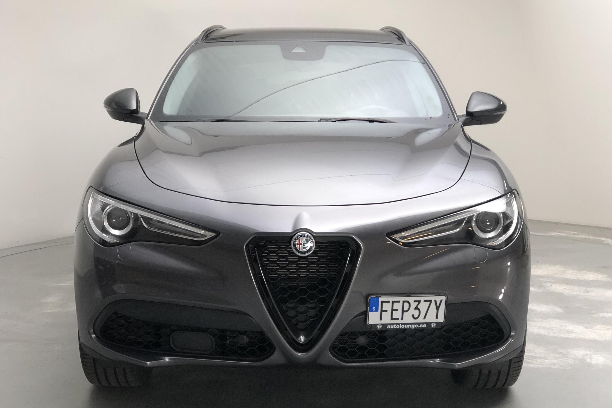 Alfa Romeo Stelvio 2.0 AWD (280hk) - 6 005 mil - Automat - grå - 2019