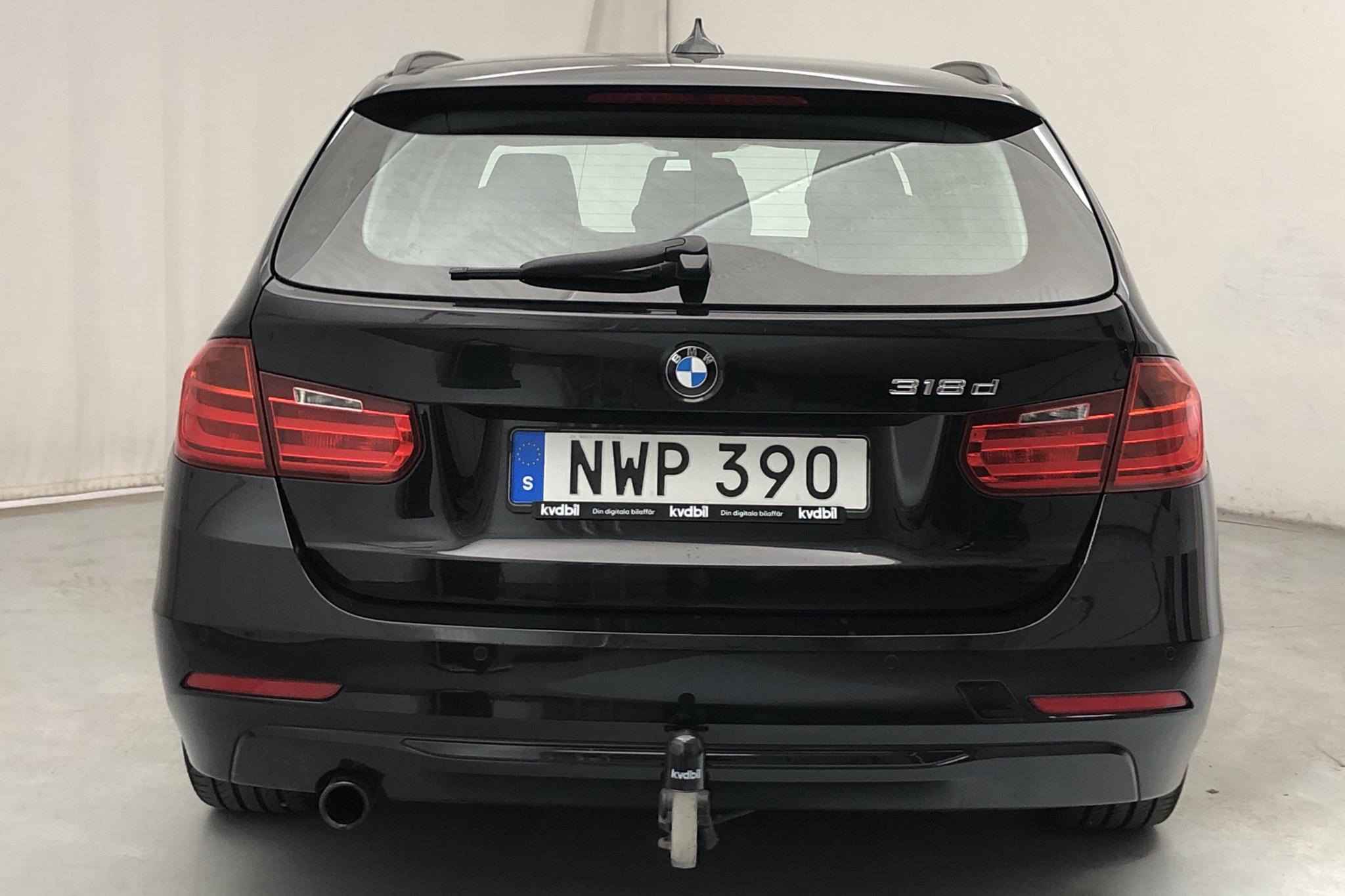 BMW 318d Touring, F31 (143hk) - 126 600 km - Manual - black - 2015