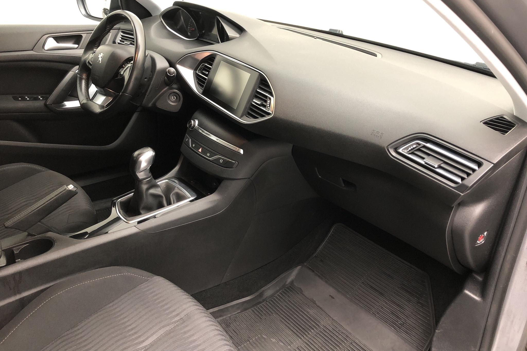 Peugeot 308 1.6 HDi (92hk) - 20 375 mil - Manuell - grå - 2015