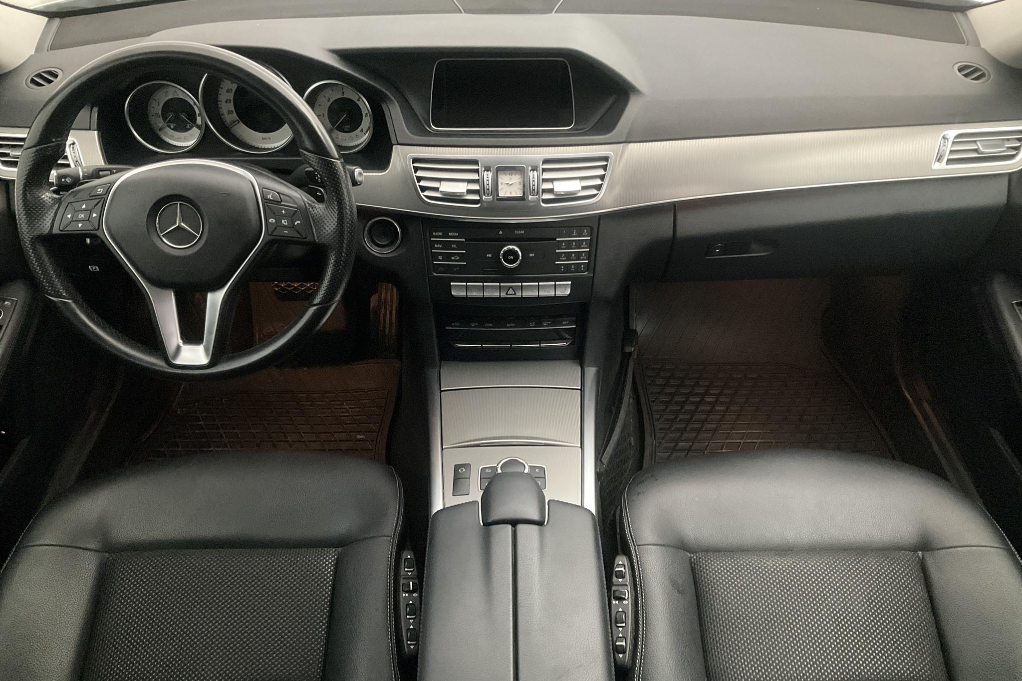 Mercedes E 220 BlueTEC Kombi 4MATIC S212 (170hk) - 13 220 mil - Automat - silver - 2016