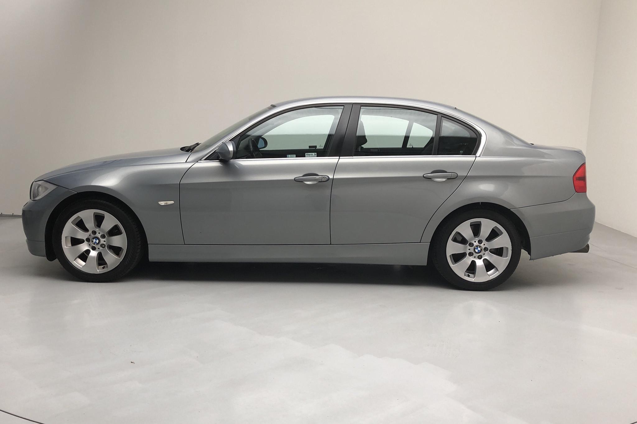 BMW 330i Sedan, E90 (258hk) - 236 010 km - Manual - gray - 2006