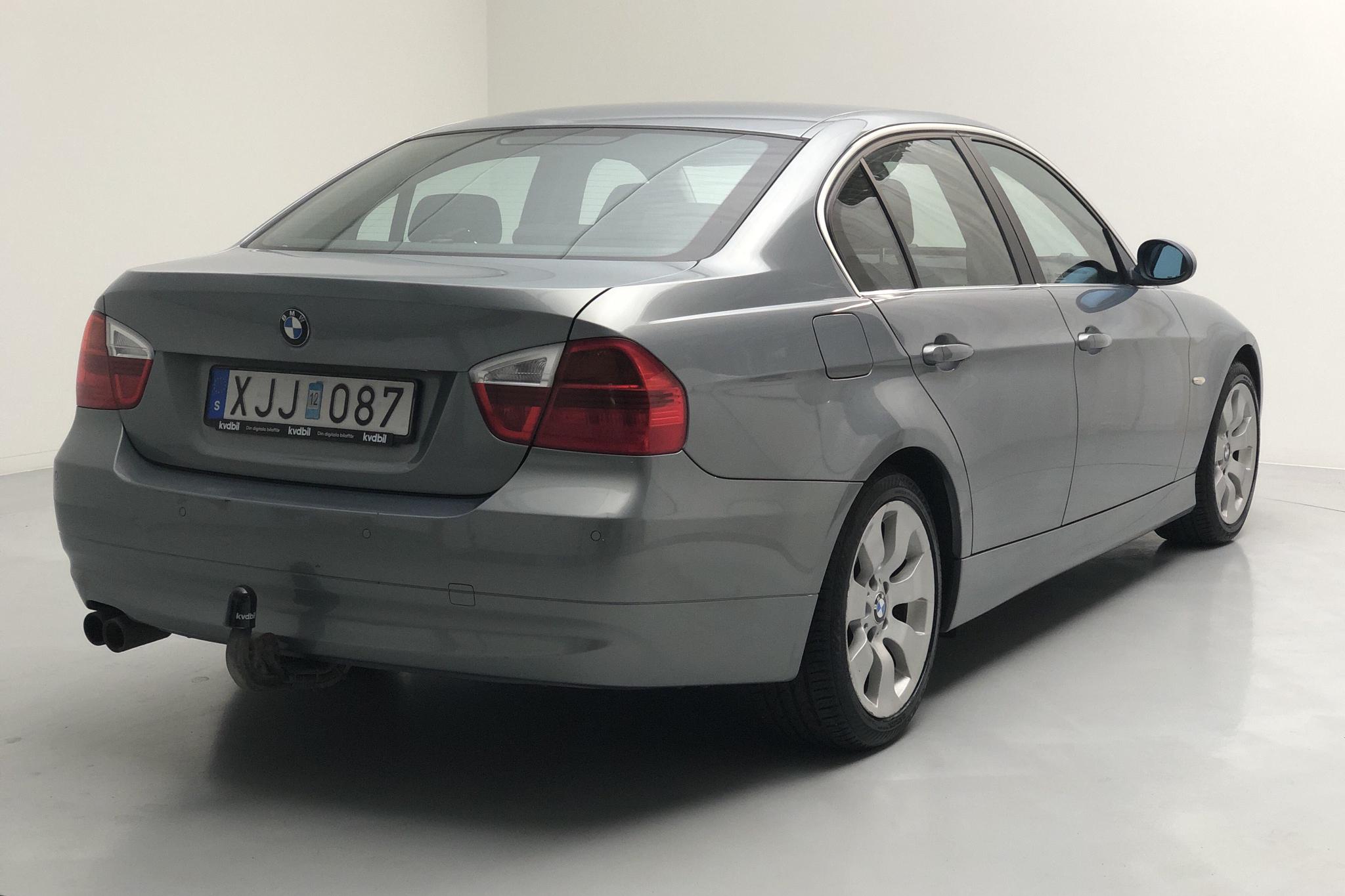 BMW 330i Sedan, E90 (258hk) - 23 601 mil - Manuell - grå - 2006
